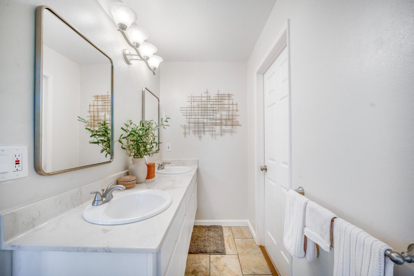 Detail Gallery Image 20 of 36 For 2137 Darnis Cir, Morgan Hill,  CA 95037 - 2 Beds | 2/1 Baths