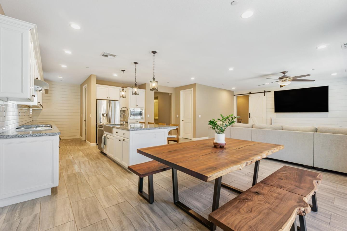 Detail Gallery Image 11 of 40 For 482 Stratford Ct, Brentwood,  CA 94513 - 3 Beds | 2/1 Baths