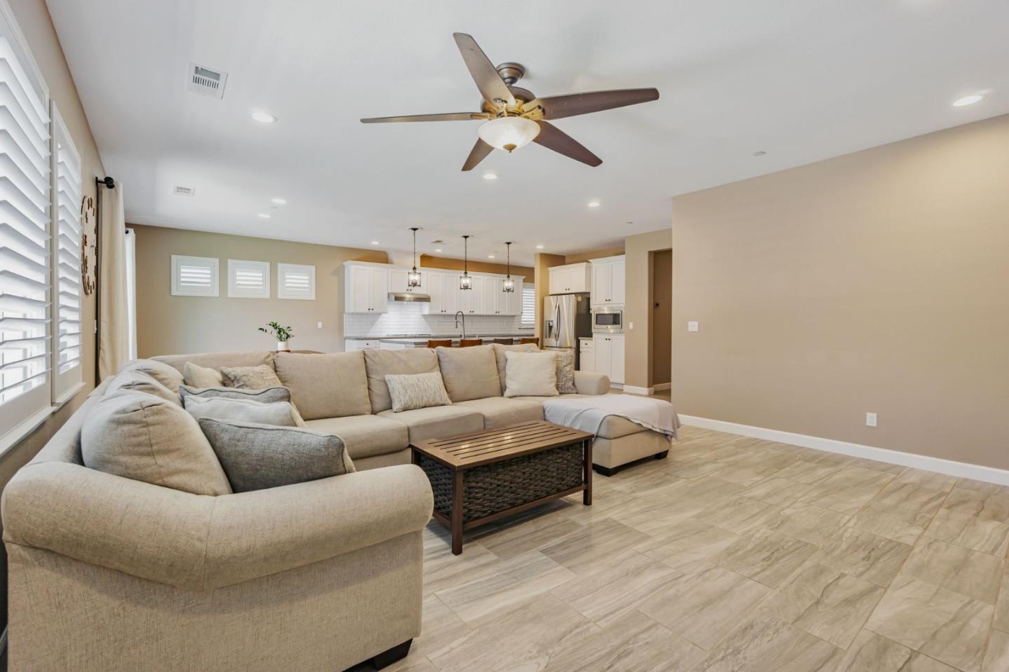 Detail Gallery Image 4 of 40 For 482 Stratford Ct, Brentwood,  CA 94513 - 3 Beds | 2/1 Baths