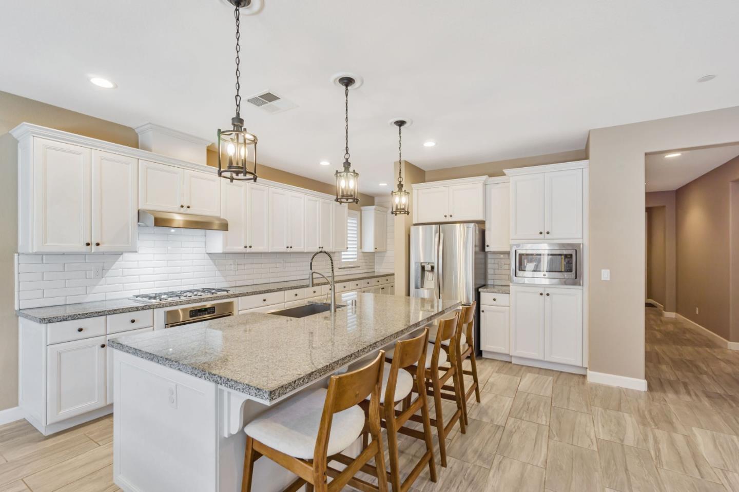 Detail Gallery Image 6 of 40 For 482 Stratford Ct, Brentwood,  CA 94513 - 3 Beds | 2/1 Baths