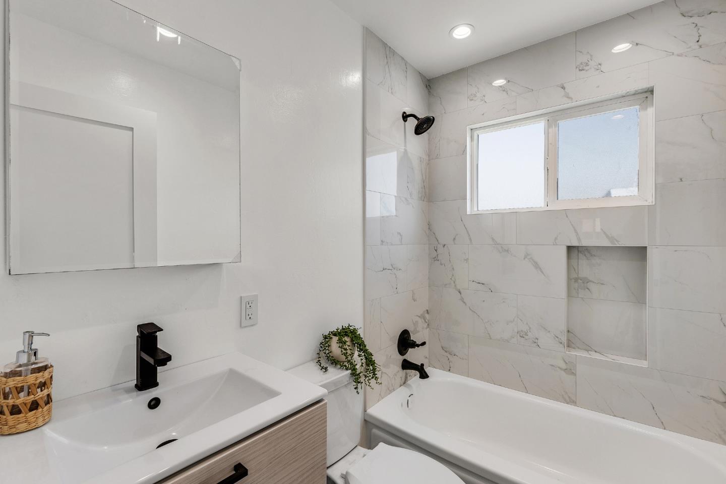 Detail Gallery Image 21 of 42 For 1104 Fassler Ave, Pacifica,  CA 94044 - 4 Beds | 2 Baths