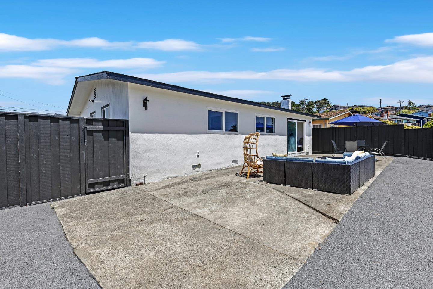 Detail Gallery Image 30 of 42 For 1104 Fassler Ave, Pacifica,  CA 94044 - 4 Beds | 2 Baths
