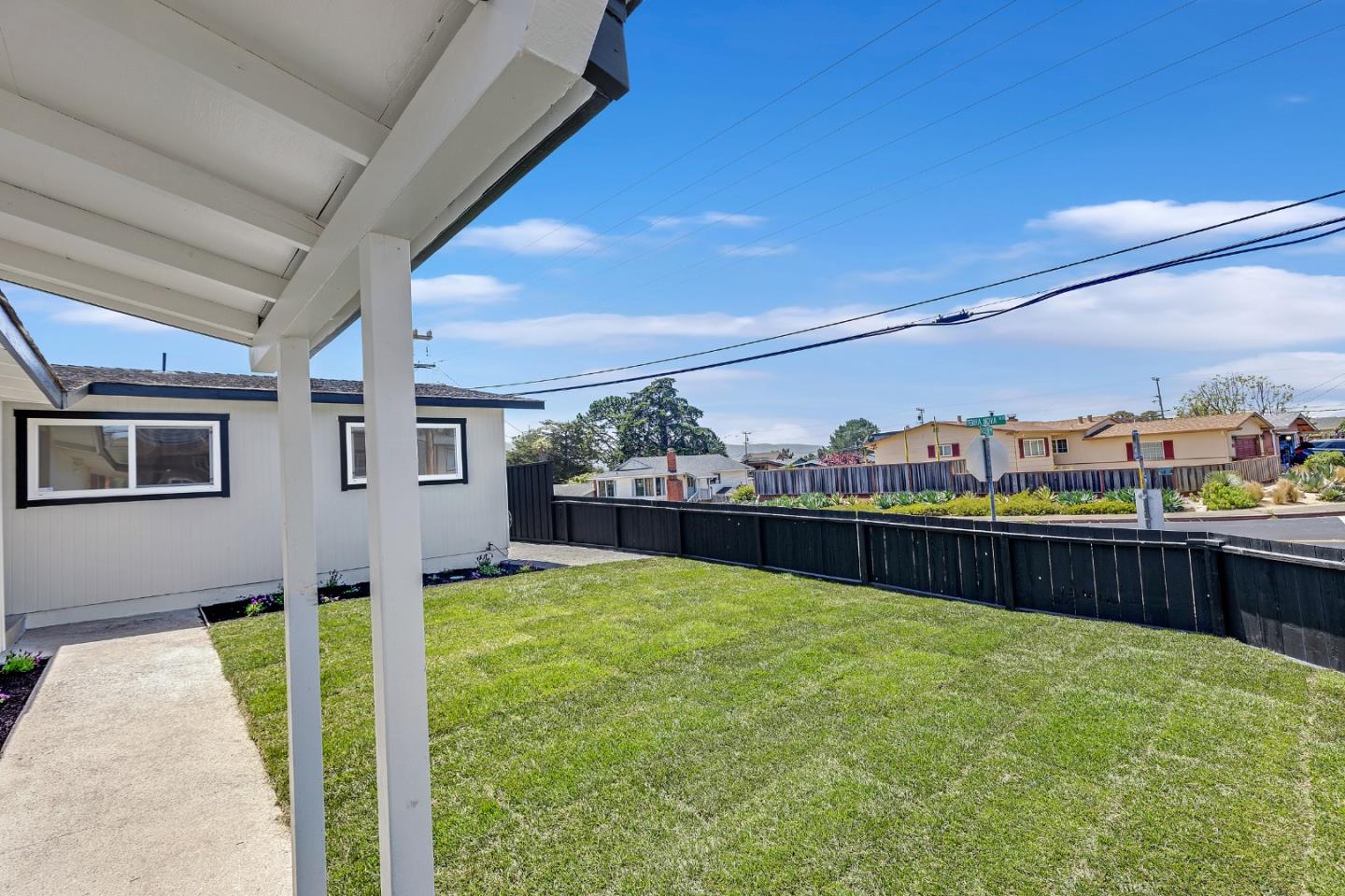 Detail Gallery Image 5 of 42 For 1104 Fassler Ave, Pacifica,  CA 94044 - 4 Beds | 2 Baths