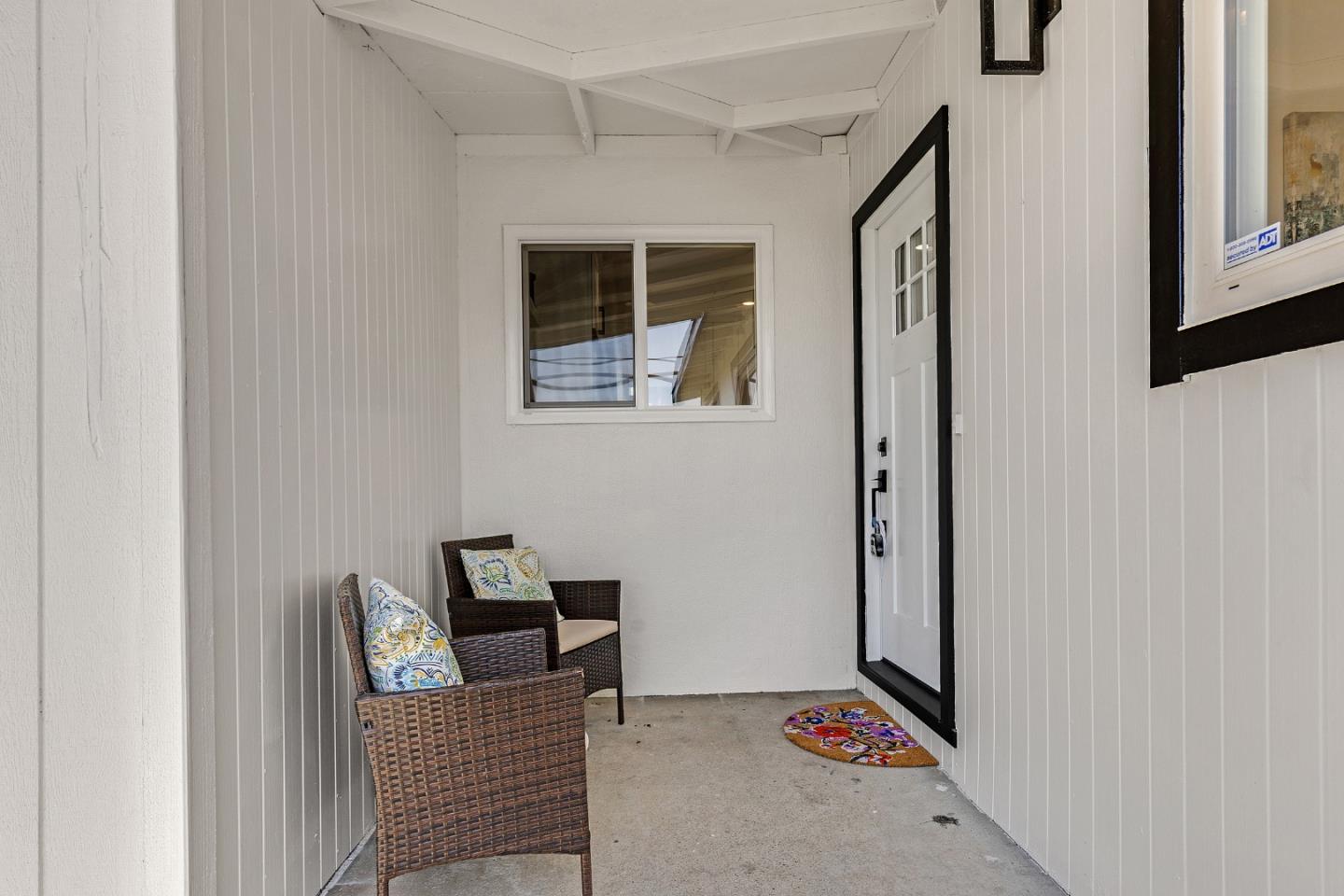 Detail Gallery Image 6 of 42 For 1104 Fassler Ave, Pacifica,  CA 94044 - 4 Beds | 2 Baths