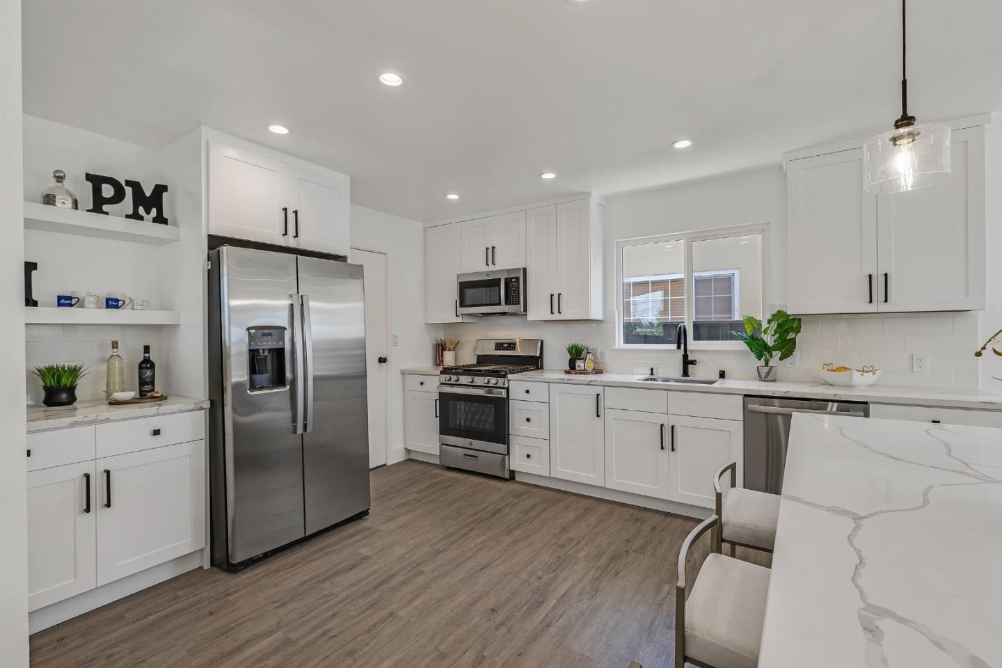 Detail Gallery Image 9 of 42 For 1104 Fassler Ave, Pacifica,  CA 94044 - 4 Beds | 2 Baths