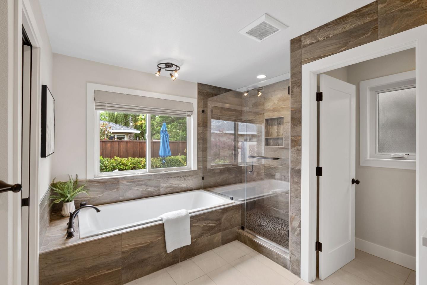 Detail Gallery Image 17 of 44 For 2353 Marr Ln, San Jose,  CA 95124 - 4 Beds | 2 Baths