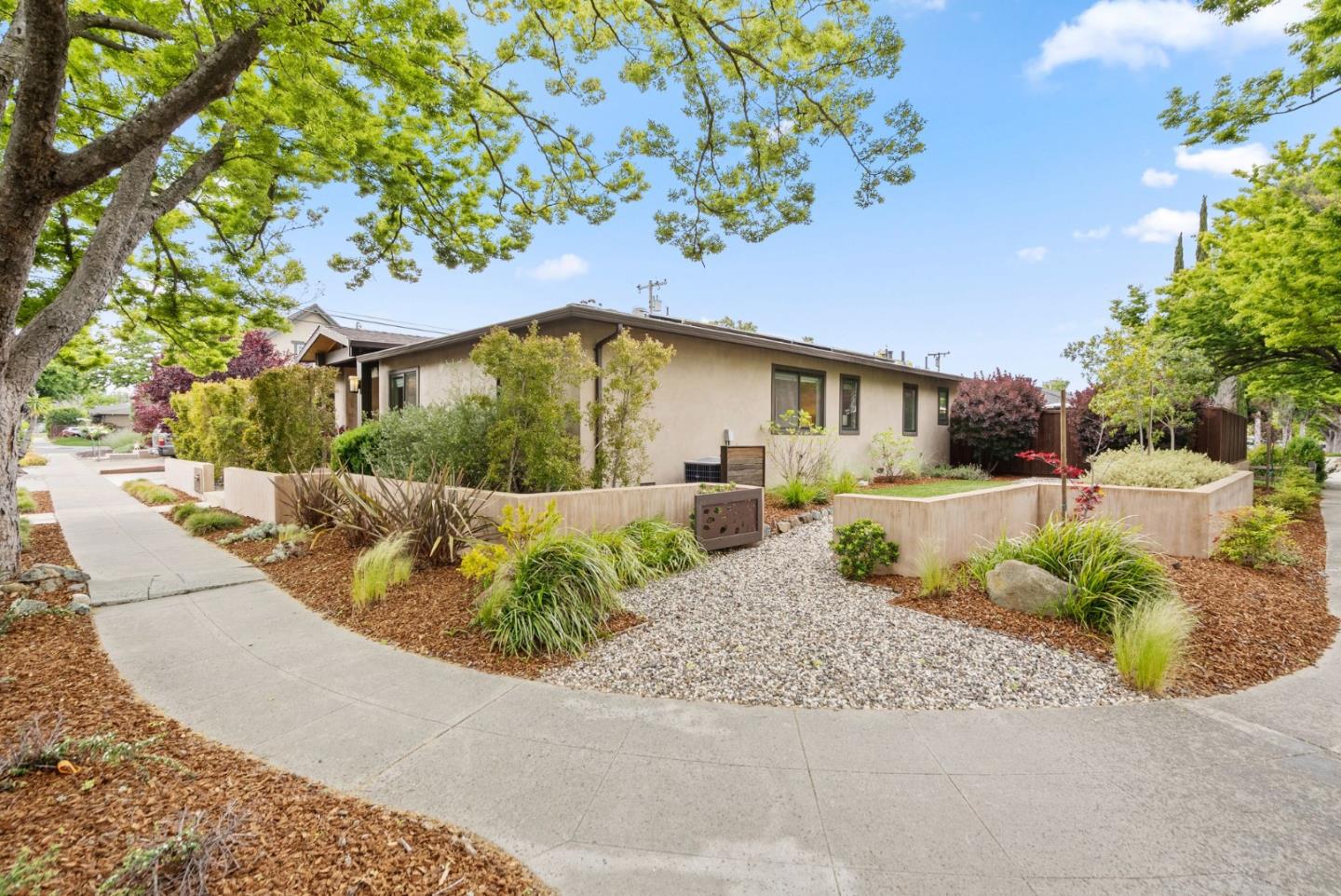 Detail Gallery Image 4 of 44 For 2353 Marr Ln, San Jose,  CA 95124 - 4 Beds | 2 Baths