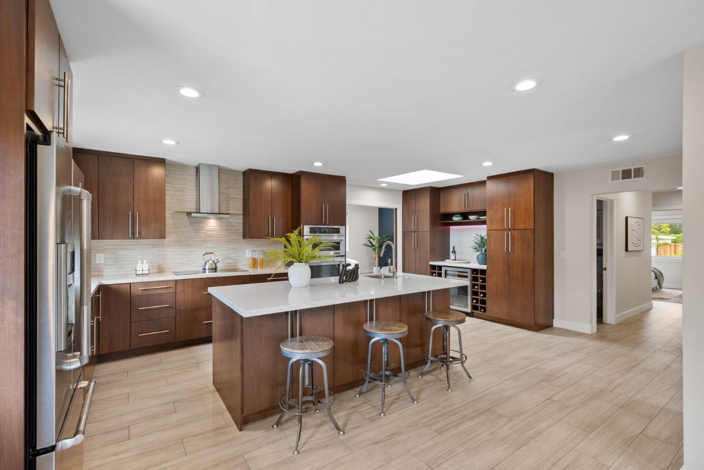 Detail Gallery Image 9 of 44 For 2353 Marr Ln, San Jose,  CA 95124 - 4 Beds | 2 Baths