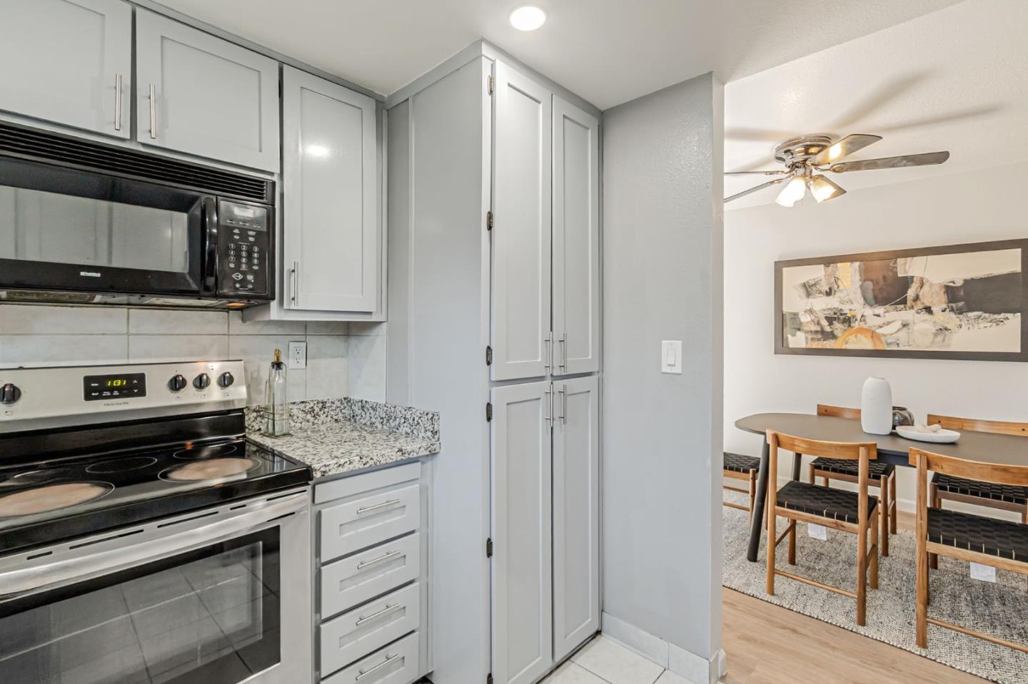 Detail Gallery Image 13 of 43 For 553 Groth Pl, San Jose,  CA 95111 - 4 Beds | 2/1 Baths
