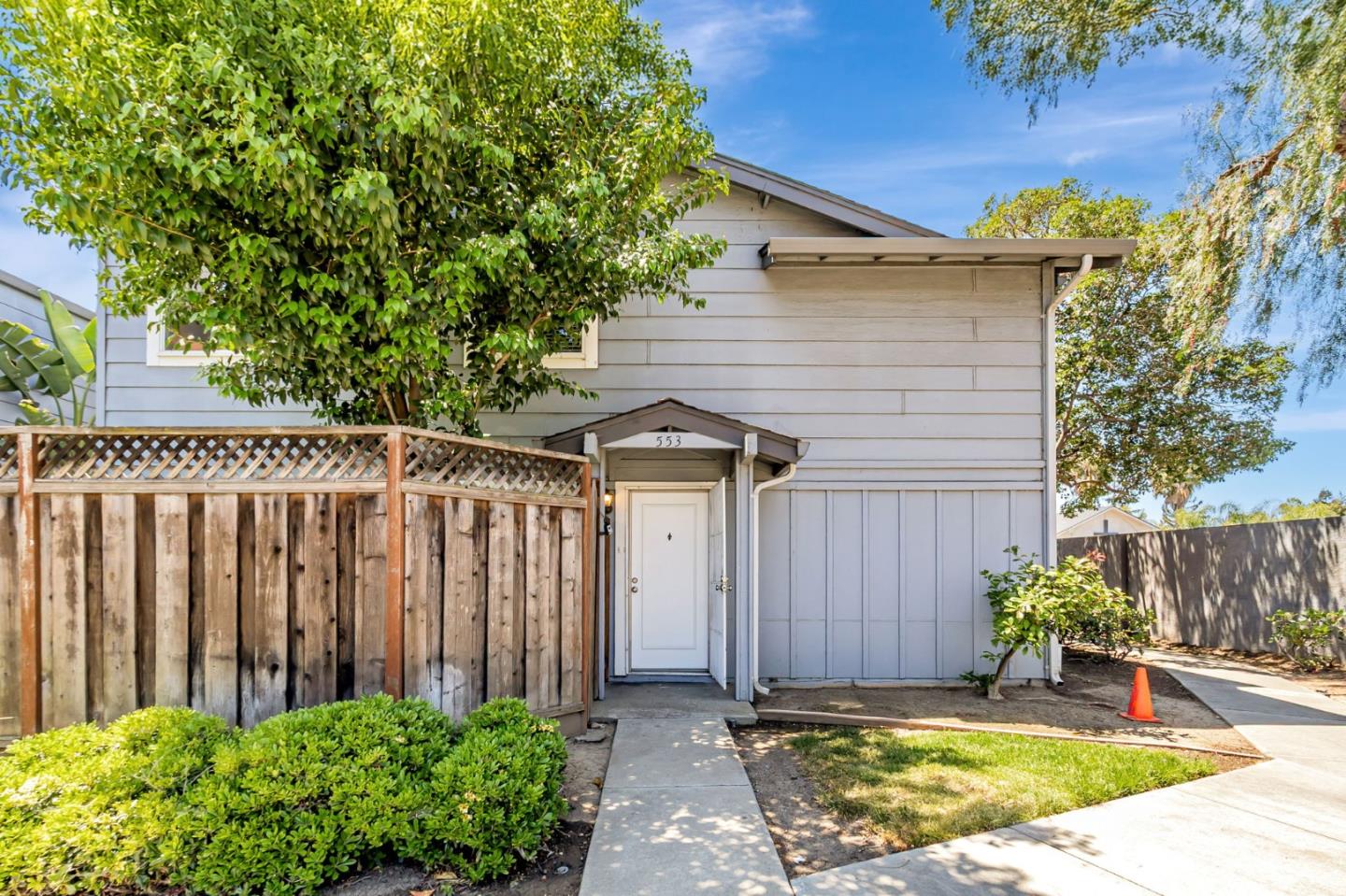 Detail Gallery Image 2 of 43 For 553 Groth Pl, San Jose,  CA 95111 - 4 Beds | 2/1 Baths