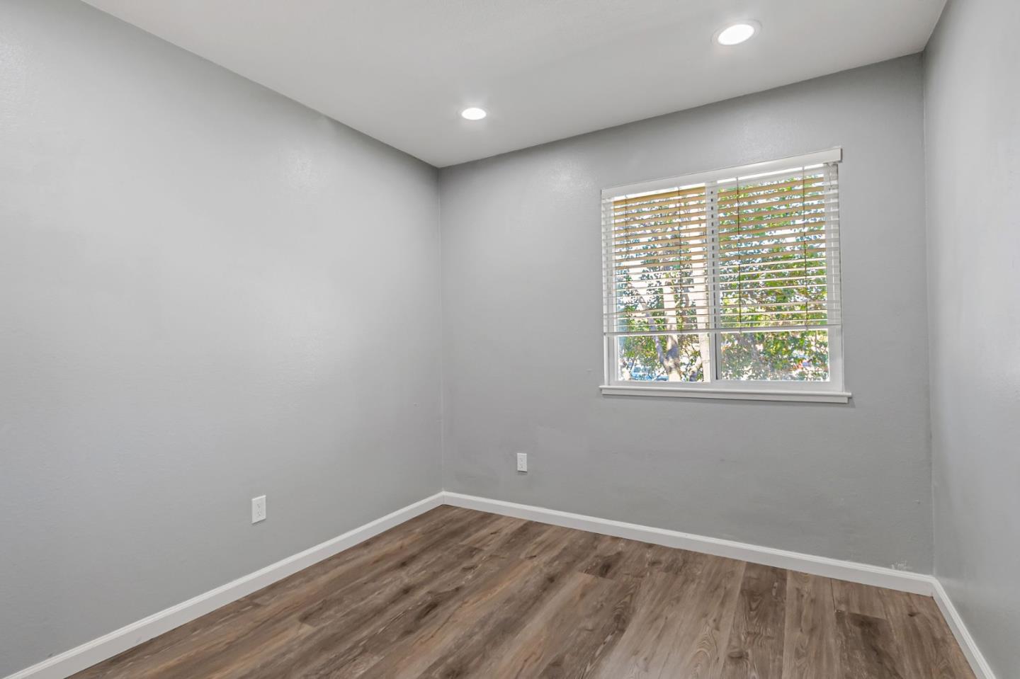 Detail Gallery Image 22 of 43 For 553 Groth Pl, San Jose,  CA 95111 - 4 Beds | 2/1 Baths