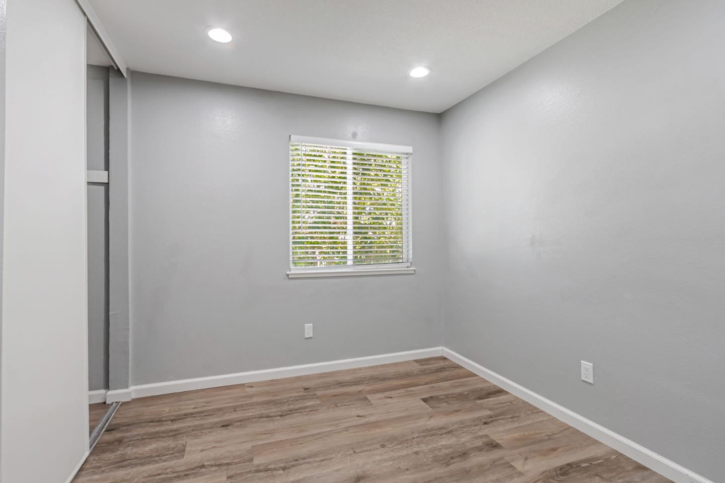 Detail Gallery Image 24 of 43 For 553 Groth Pl, San Jose,  CA 95111 - 4 Beds | 2/1 Baths