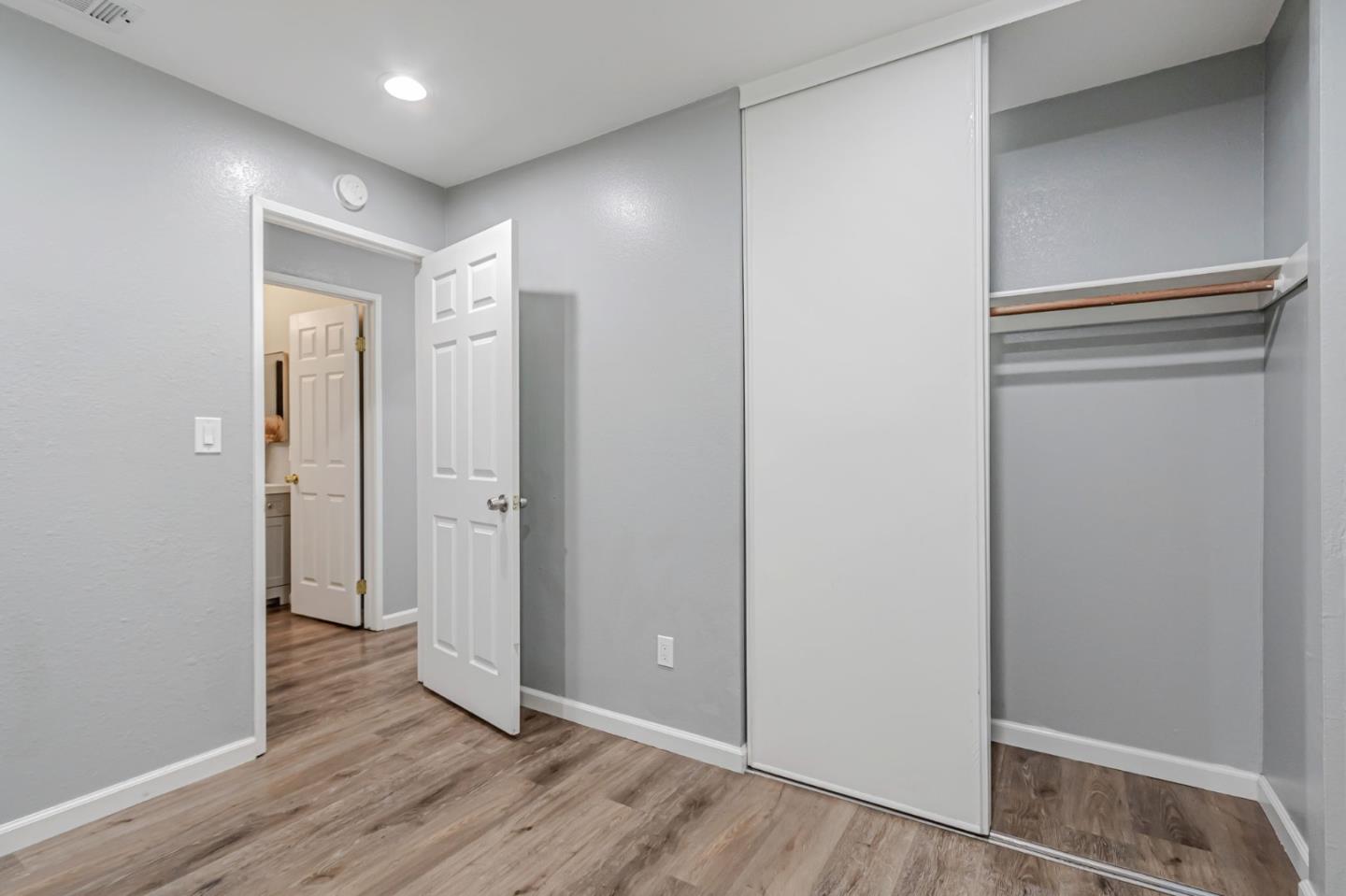 Detail Gallery Image 25 of 43 For 553 Groth Pl, San Jose,  CA 95111 - 4 Beds | 2/1 Baths