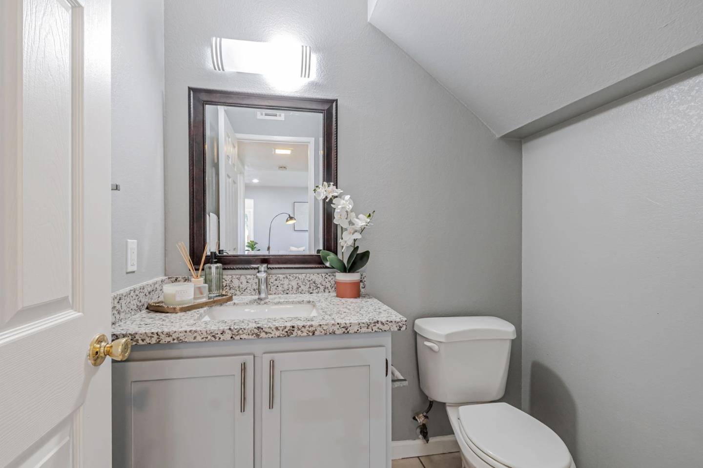 Detail Gallery Image 27 of 43 For 553 Groth Pl, San Jose,  CA 95111 - 4 Beds | 2/1 Baths