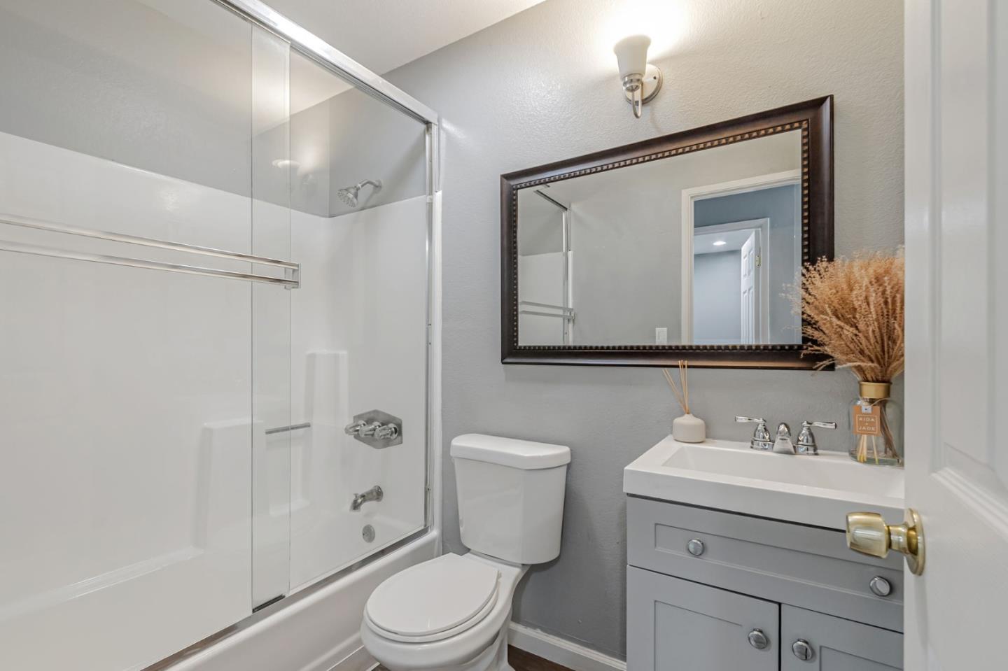 Detail Gallery Image 28 of 43 For 553 Groth Pl, San Jose,  CA 95111 - 4 Beds | 2/1 Baths