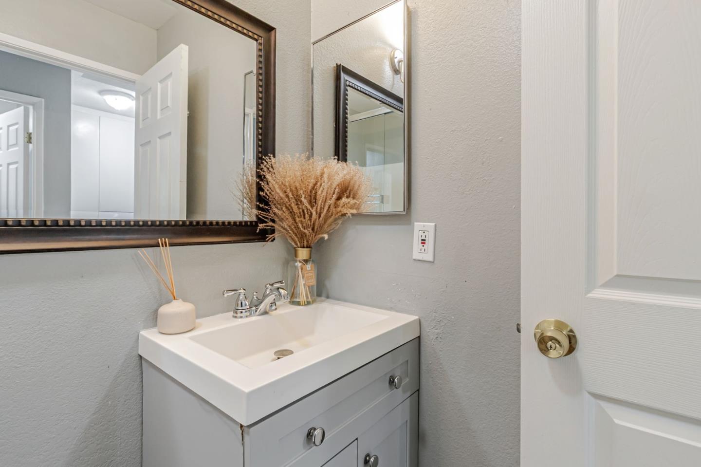Detail Gallery Image 29 of 43 For 553 Groth Pl, San Jose,  CA 95111 - 4 Beds | 2/1 Baths