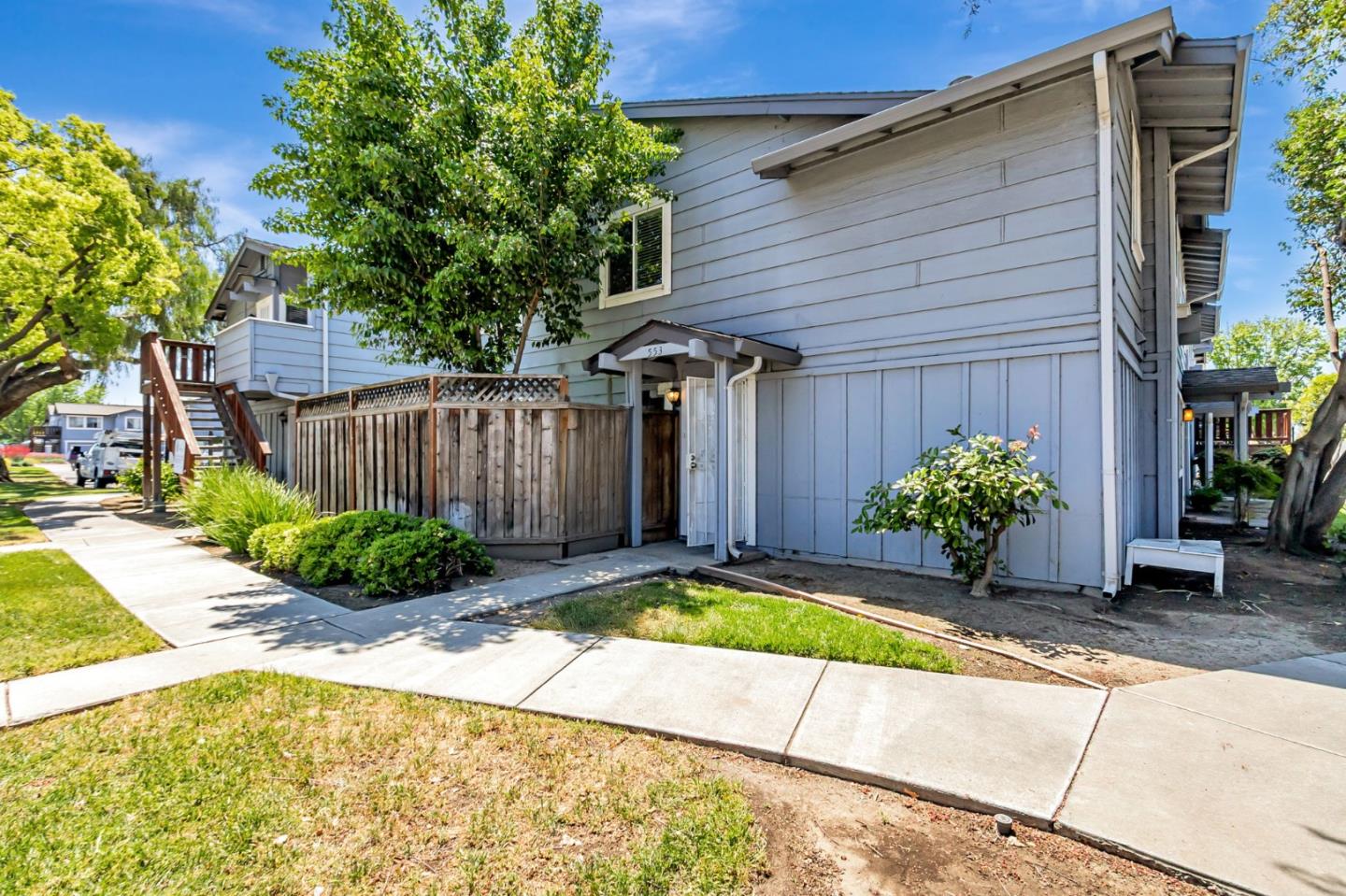 Detail Gallery Image 3 of 43 For 553 Groth Pl, San Jose,  CA 95111 - 4 Beds | 2/1 Baths