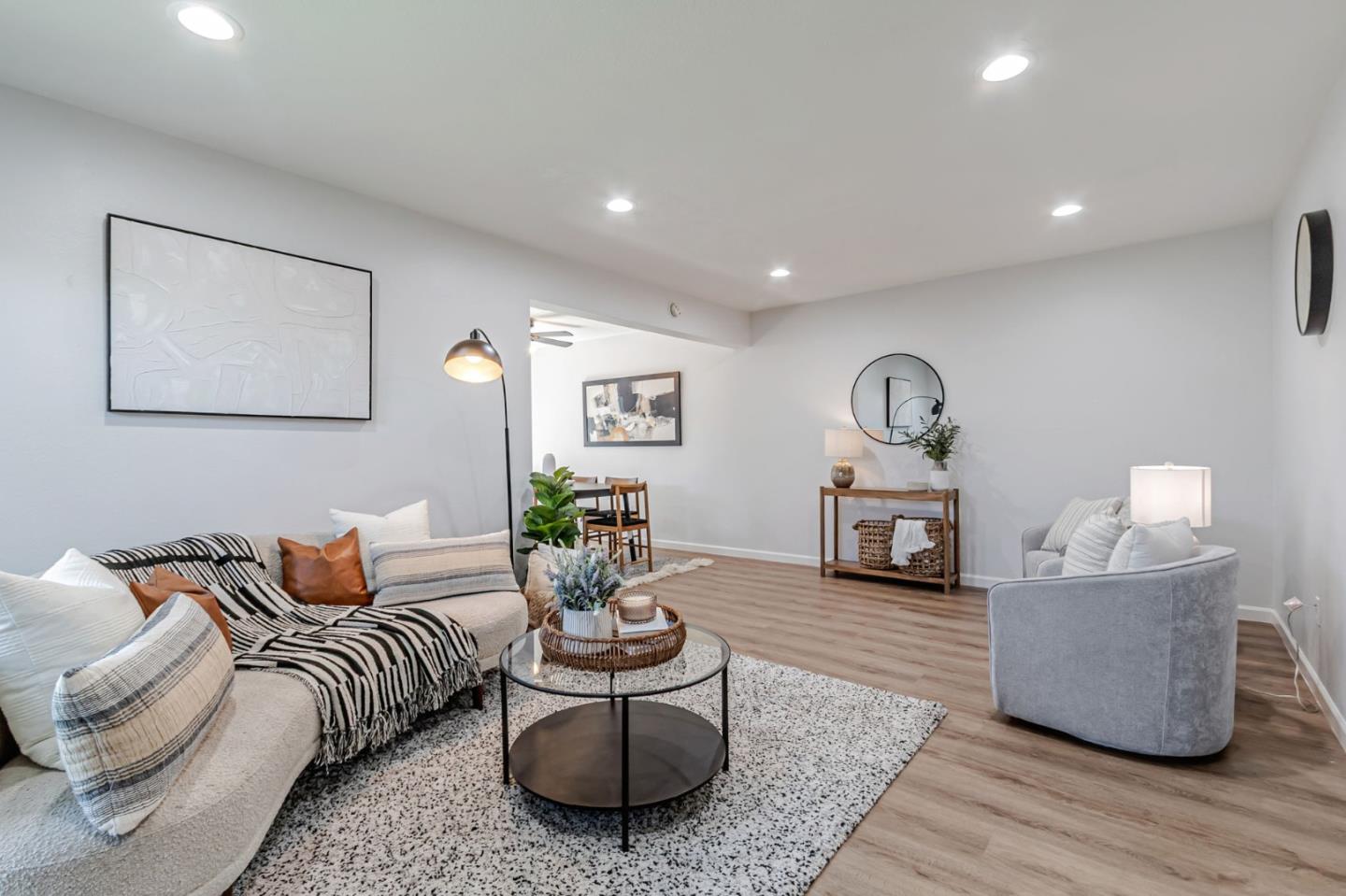 Detail Gallery Image 5 of 43 For 553 Groth Pl, San Jose,  CA 95111 - 4 Beds | 2/1 Baths