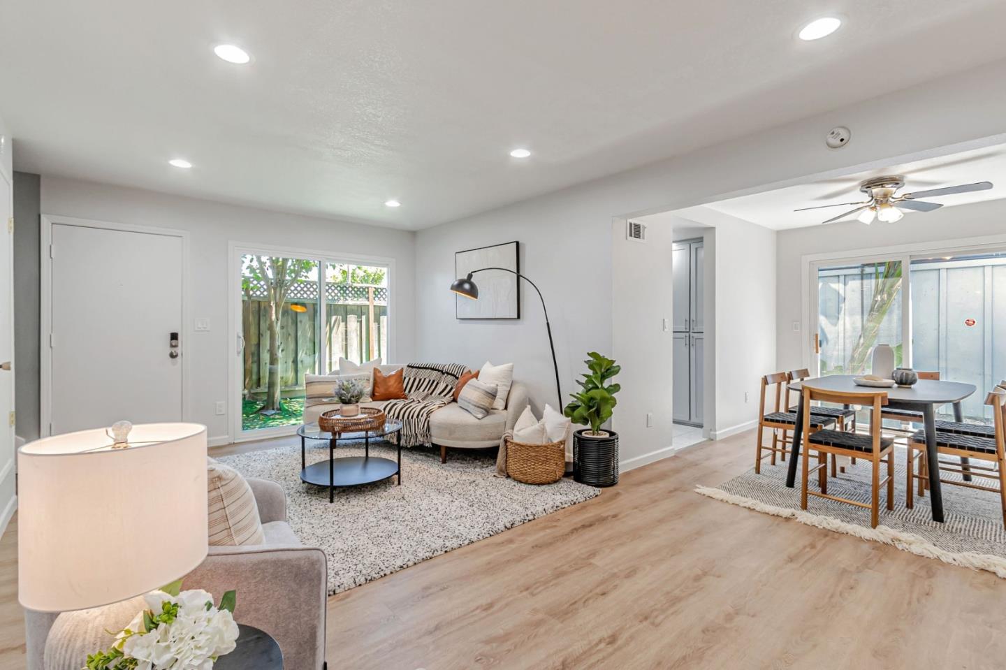Detail Gallery Image 6 of 43 For 553 Groth Pl, San Jose,  CA 95111 - 4 Beds | 2/1 Baths