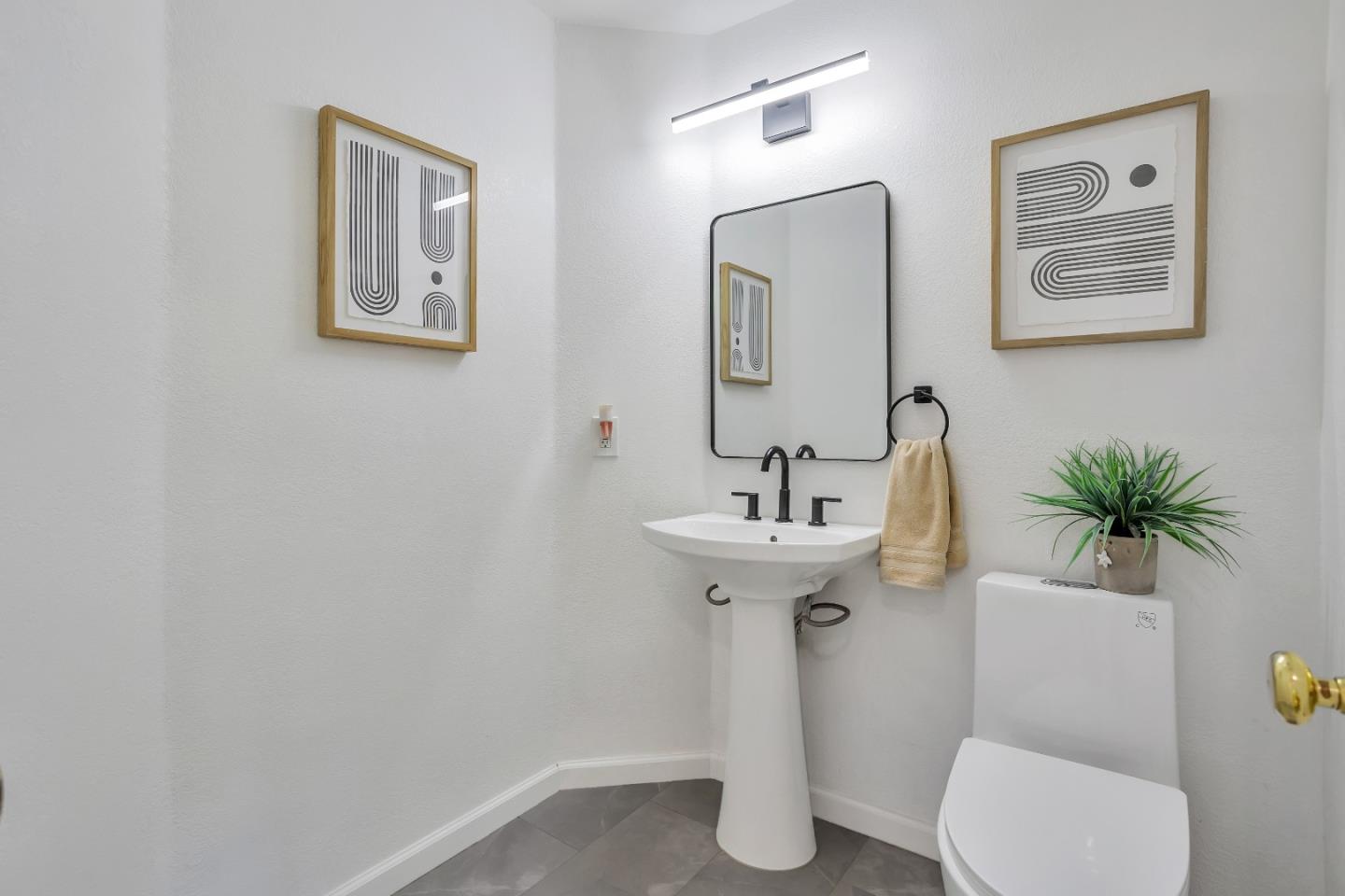 Detail Gallery Image 20 of 57 For 3163 Hawkcrest Cir, San Jose,  CA 95135 - 5 Beds | 3/1 Baths