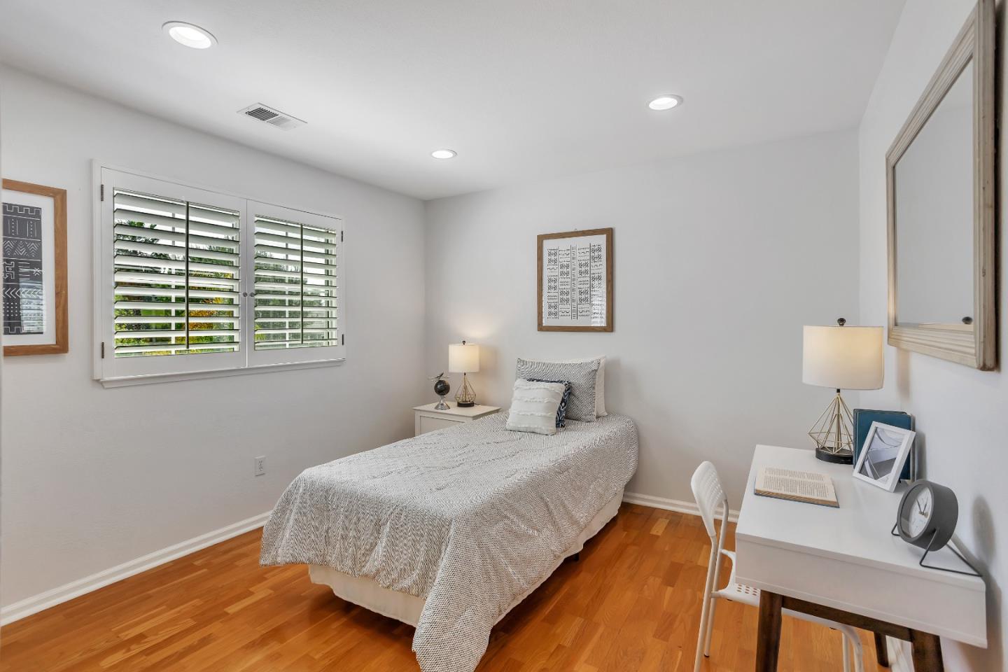 Detail Gallery Image 37 of 57 For 3163 Hawkcrest Cir, San Jose,  CA 95135 - 5 Beds | 3/1 Baths