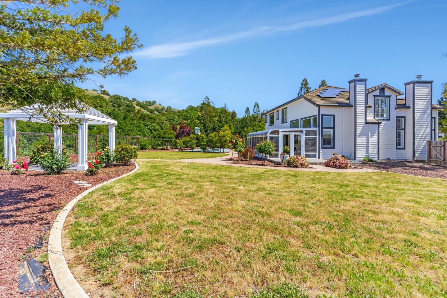 Detail Gallery Image 48 of 57 For 3163 Hawkcrest Cir, San Jose,  CA 95135 - 5 Beds | 3/1 Baths
