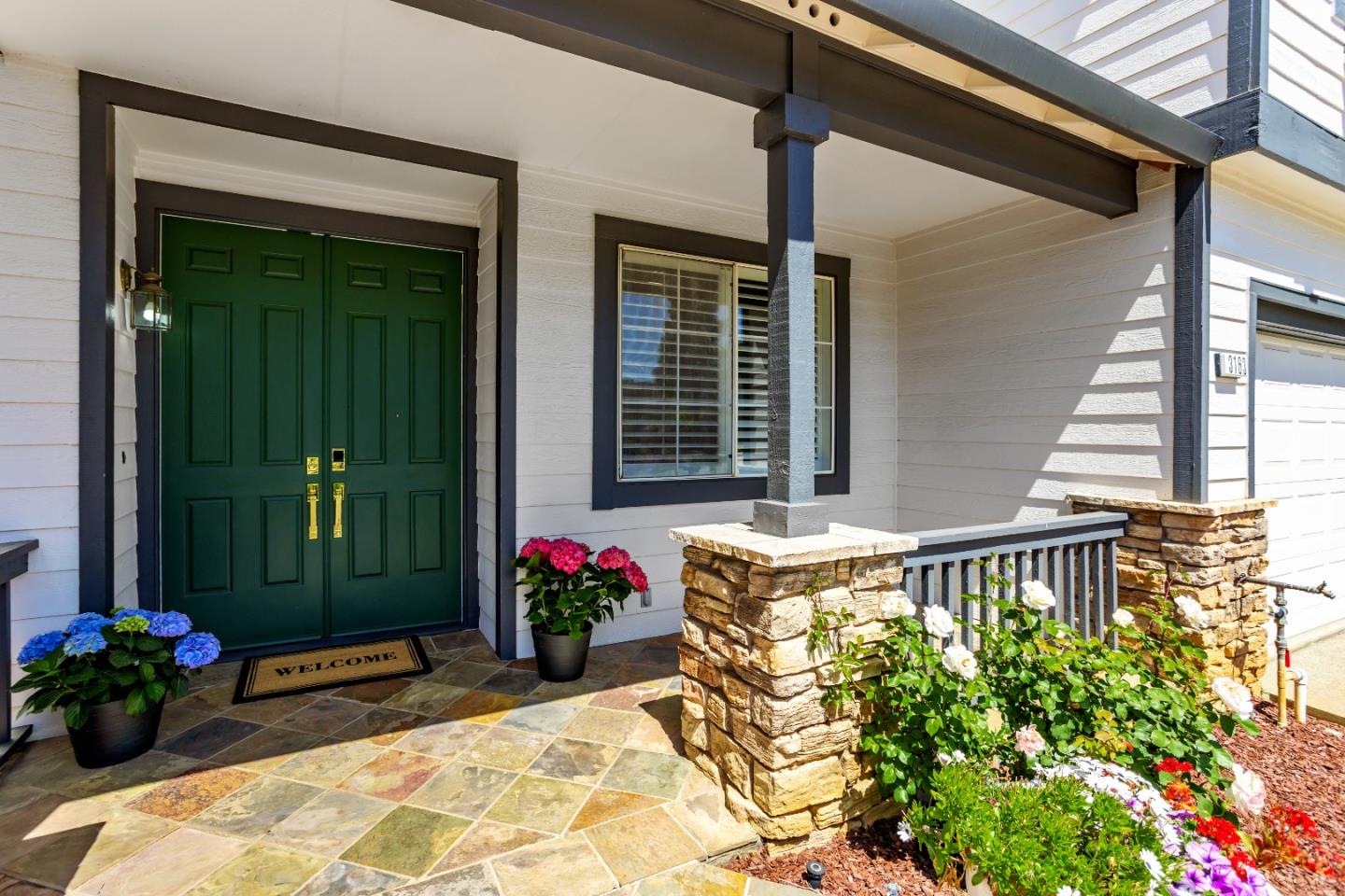 Detail Gallery Image 5 of 57 For 3163 Hawkcrest Cir, San Jose,  CA 95135 - 5 Beds | 3/1 Baths