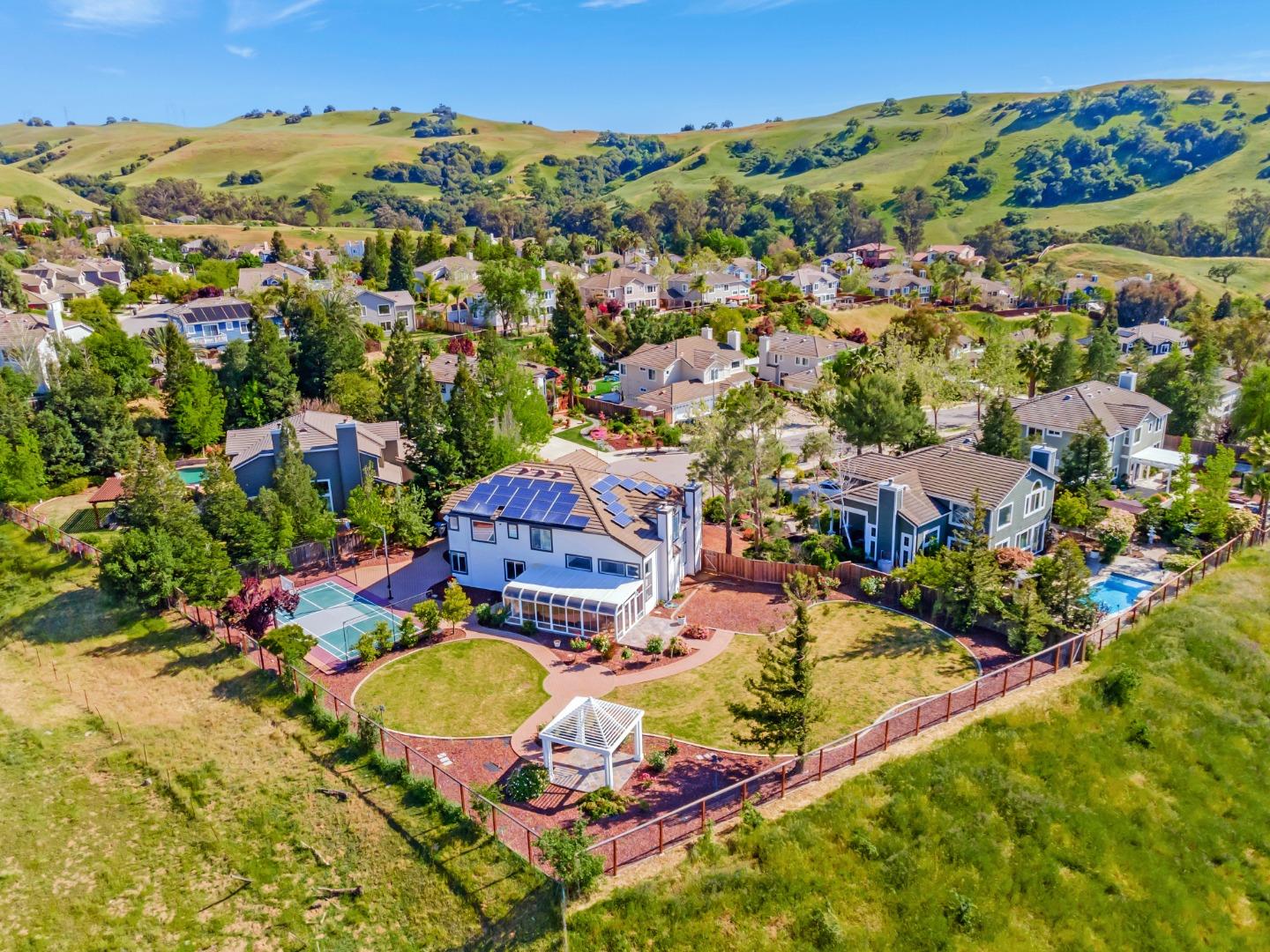 Detail Gallery Image 50 of 57 For 3163 Hawkcrest Cir, San Jose,  CA 95135 - 5 Beds | 3/1 Baths