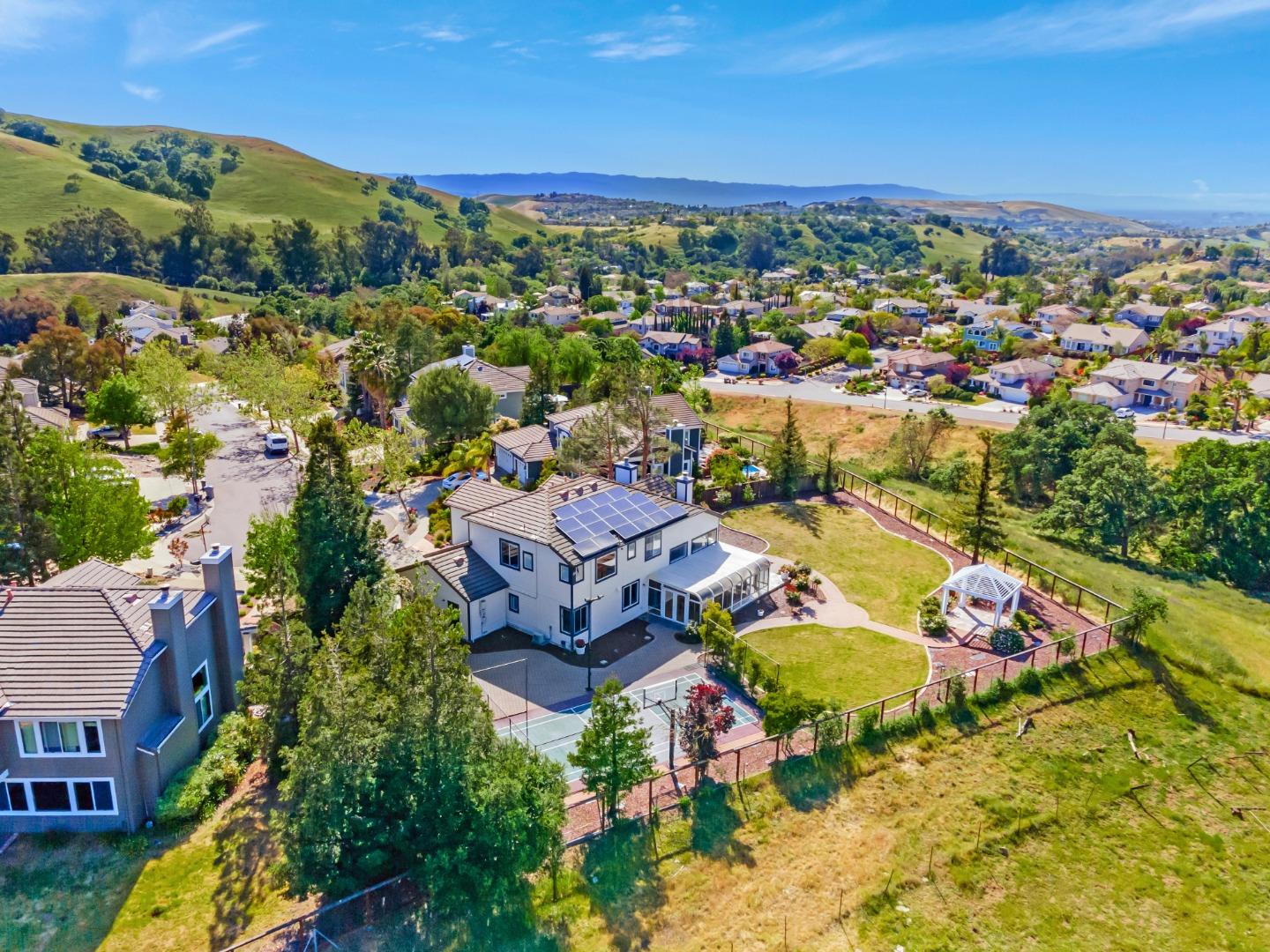 Detail Gallery Image 52 of 57 For 3163 Hawkcrest Cir, San Jose,  CA 95135 - 5 Beds | 3/1 Baths