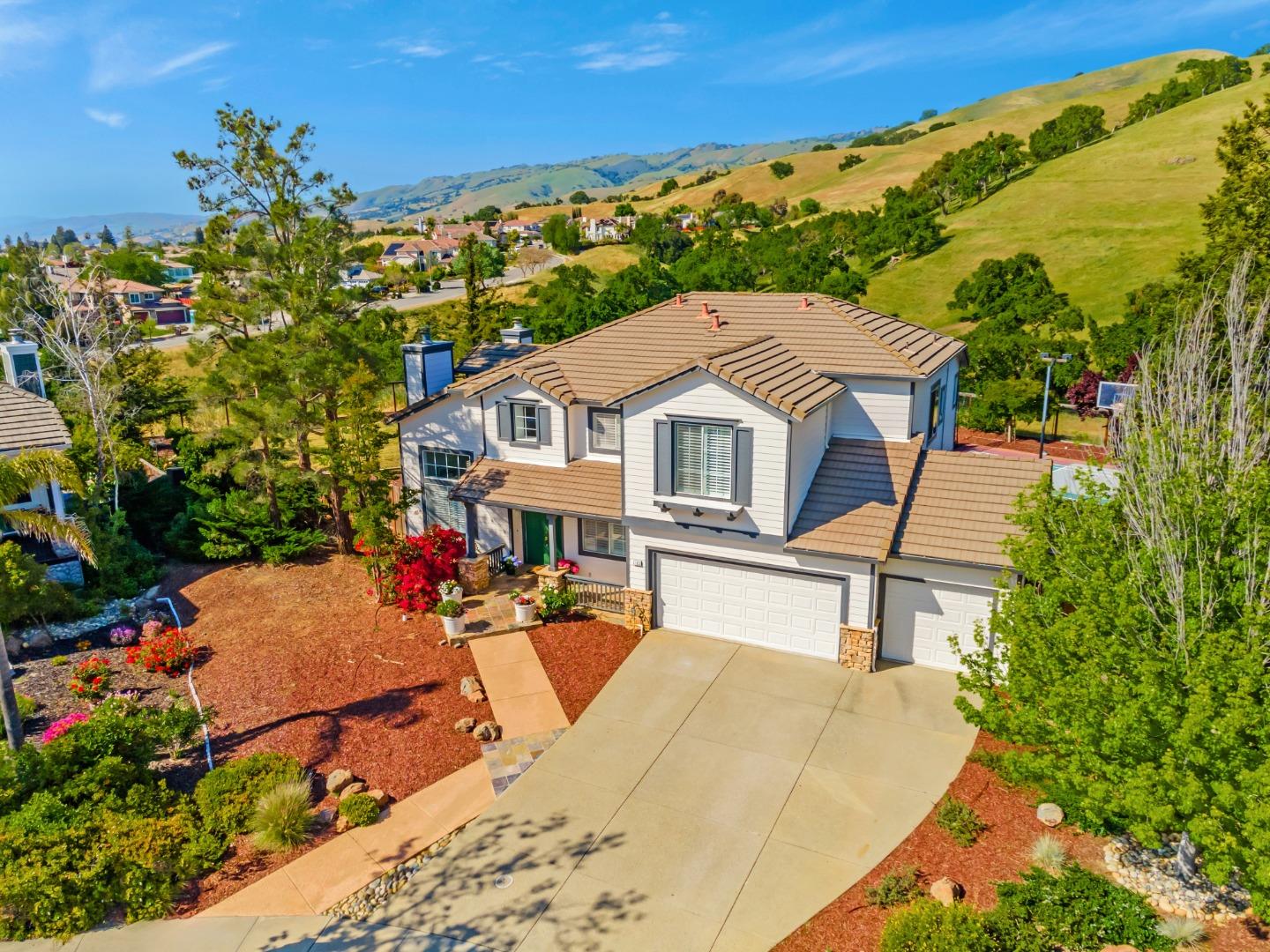 Detail Gallery Image 55 of 57 For 3163 Hawkcrest Cir, San Jose,  CA 95135 - 5 Beds | 3/1 Baths