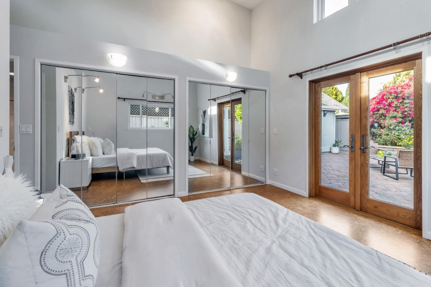 Detail Gallery Image 23 of 33 For 550 E Arbor Ave, Sunnyvale,  CA 94085 - 3 Beds | 2 Baths