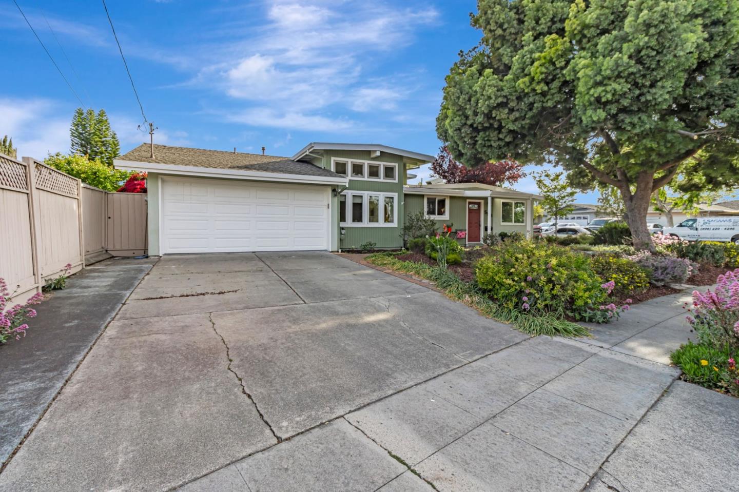 Detail Gallery Image 4 of 33 For 550 E Arbor Ave, Sunnyvale,  CA 94085 - 3 Beds | 2 Baths