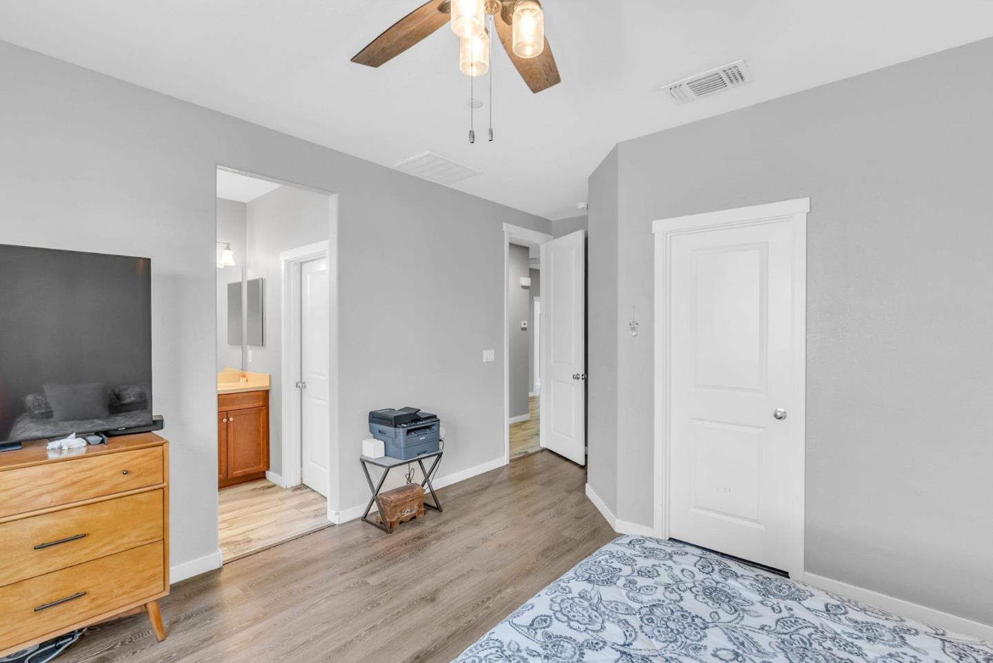 Detail Gallery Image 12 of 31 For 1241 Taburno Ave, Manteca,  CA 95337 - 4 Beds | 2 Baths