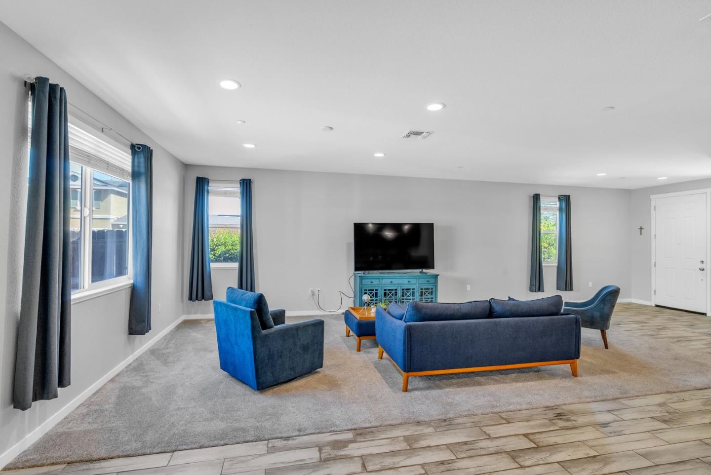 Detail Gallery Image 4 of 31 For 1241 Taburno Ave, Manteca,  CA 95337 - 4 Beds | 2 Baths