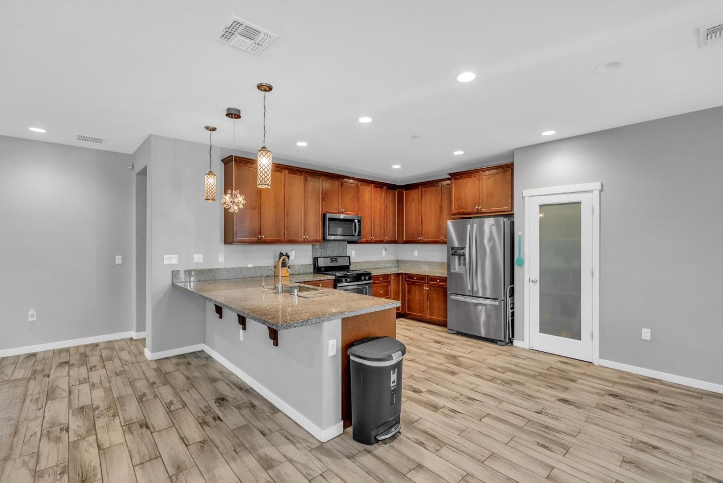 Detail Gallery Image 6 of 31 For 1241 Taburno Ave, Manteca,  CA 95337 - 4 Beds | 2 Baths