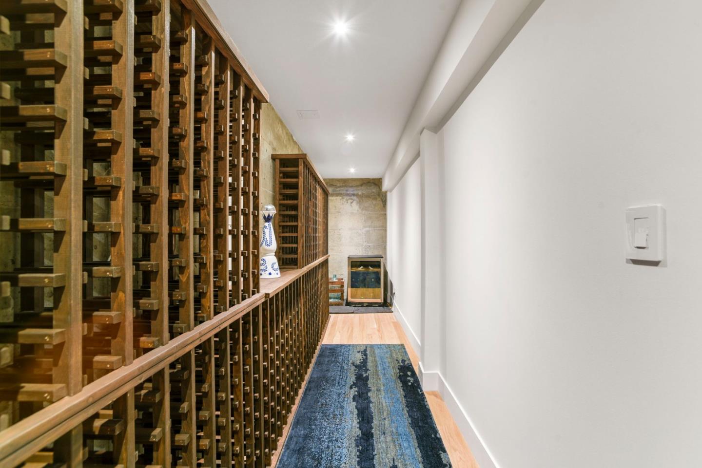 Detail Gallery Image 19 of 24 For 1501 Diamond St, San Francisco,  CA 94131 - 4 Beds | 3/2 Baths