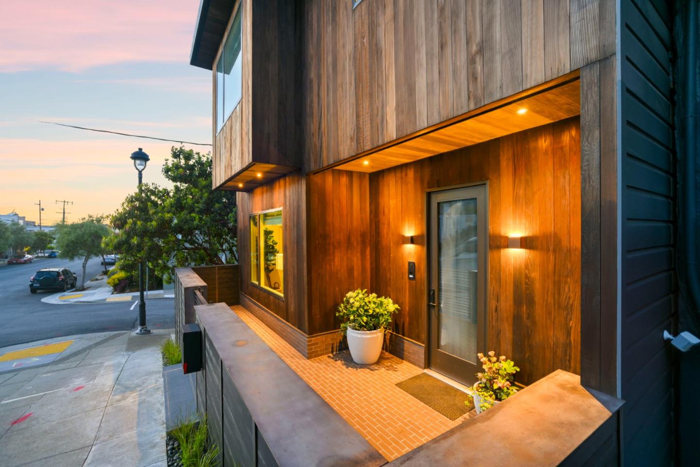 Detail Gallery Image 4 of 24 For 1501 Diamond St, San Francisco,  CA 94131 - 4 Beds | 3/2 Baths