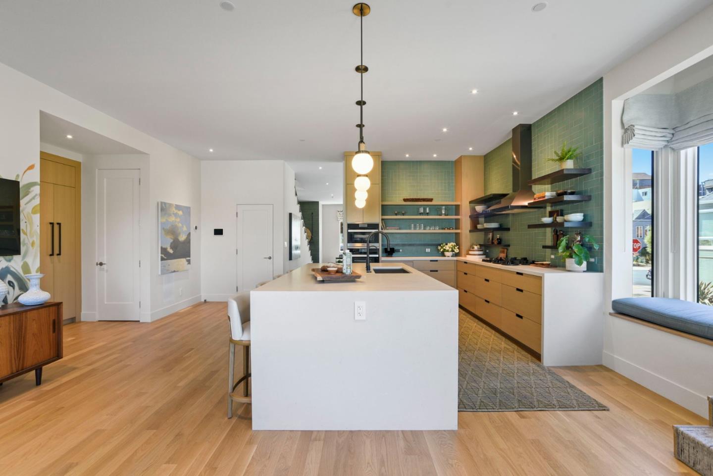 Detail Gallery Image 9 of 24 For 1501 Diamond St, San Francisco,  CA 94131 - 4 Beds | 3/2 Baths
