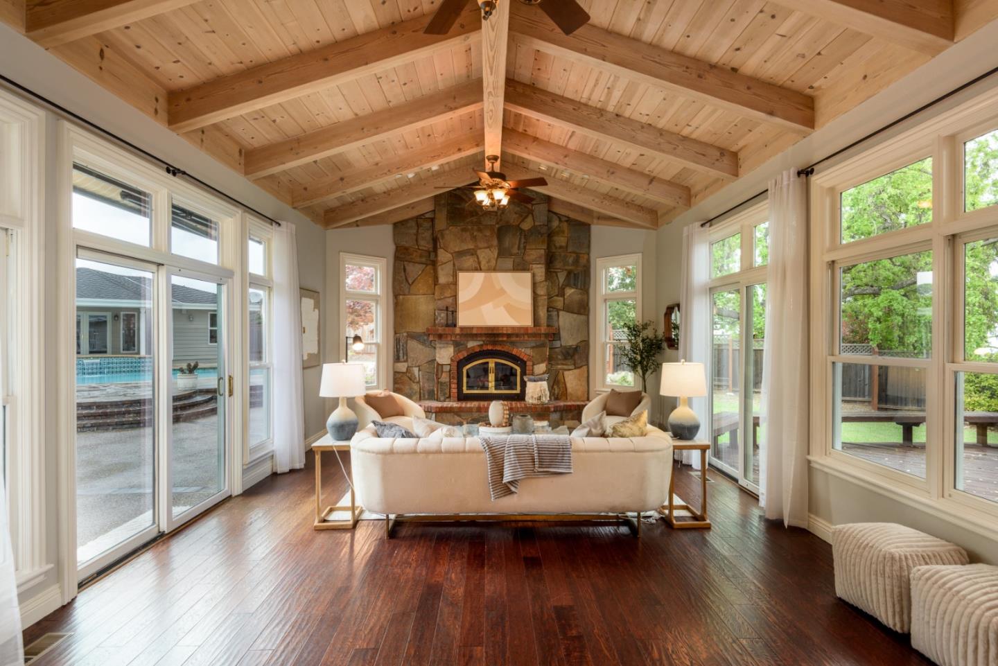 Detail Gallery Image 13 of 51 For 510 Oak Park Way, Redwood City,  CA 94062 - 6 Beds | 5/1 Baths
