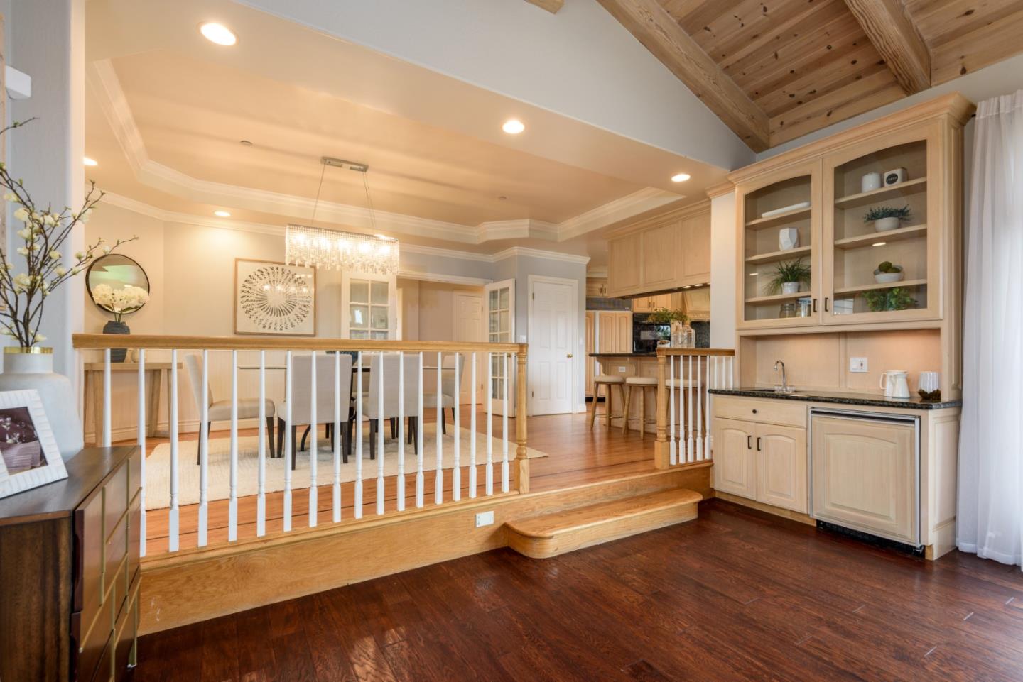 Detail Gallery Image 16 of 51 For 510 Oak Park Way, Redwood City,  CA 94062 - 6 Beds | 5/1 Baths