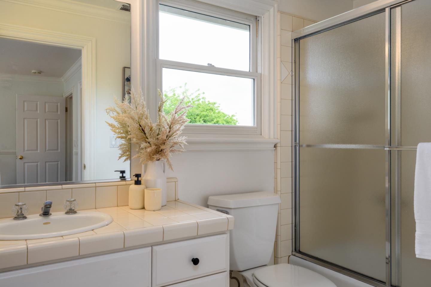Detail Gallery Image 29 of 51 For 510 Oak Park Way, Redwood City,  CA 94062 - 6 Beds | 5/1 Baths