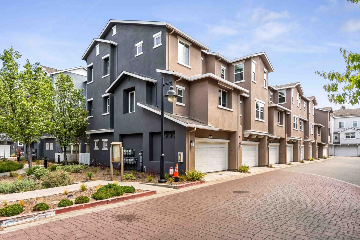 Detail Gallery Image 34 of 45 For 1196 Chiapas Ter, San Jose,  CA 95126 - 2 Beds | 2/1 Baths
