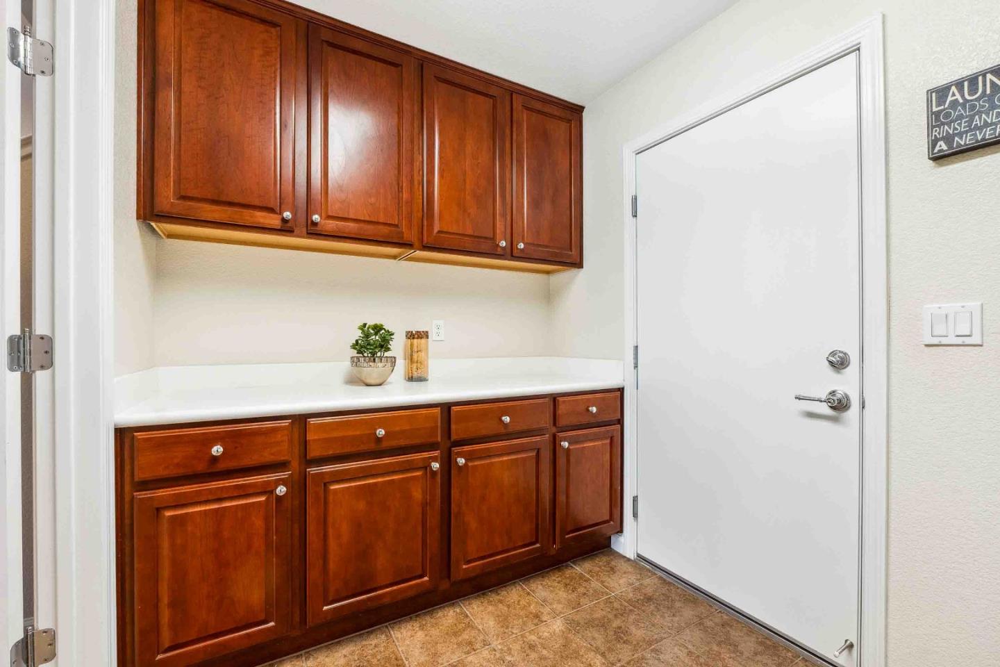 Detail Gallery Image 7 of 45 For 1196 Chiapas Ter, San Jose,  CA 95126 - 2 Beds | 2/1 Baths