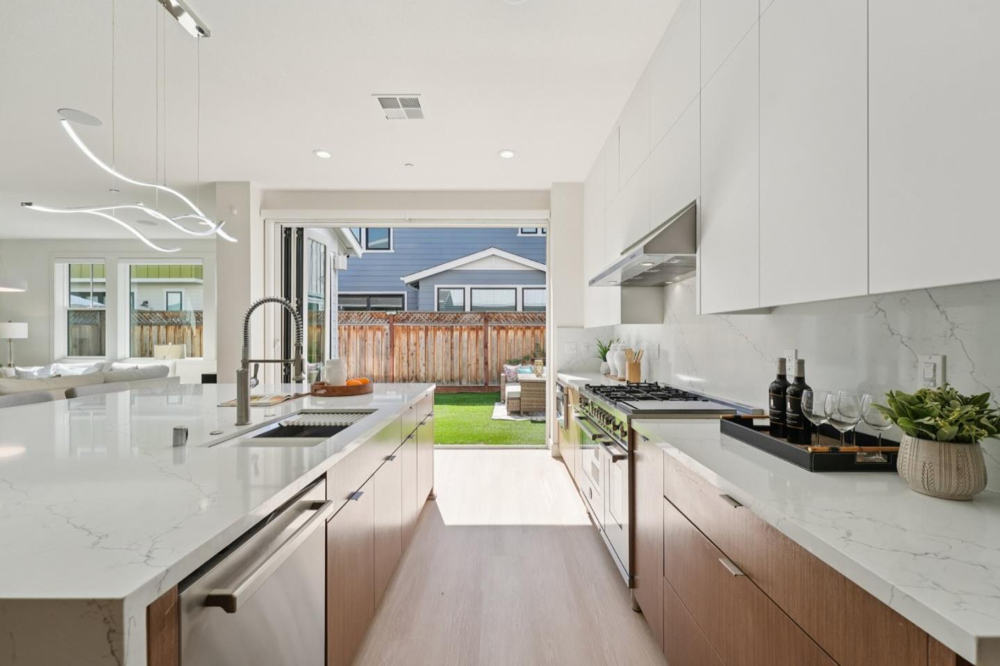 Detail Gallery Image 16 of 84 For 709 Vinemaple Ter, Sunnyvale,  CA 94086 - 4 Beds | 4/1 Baths