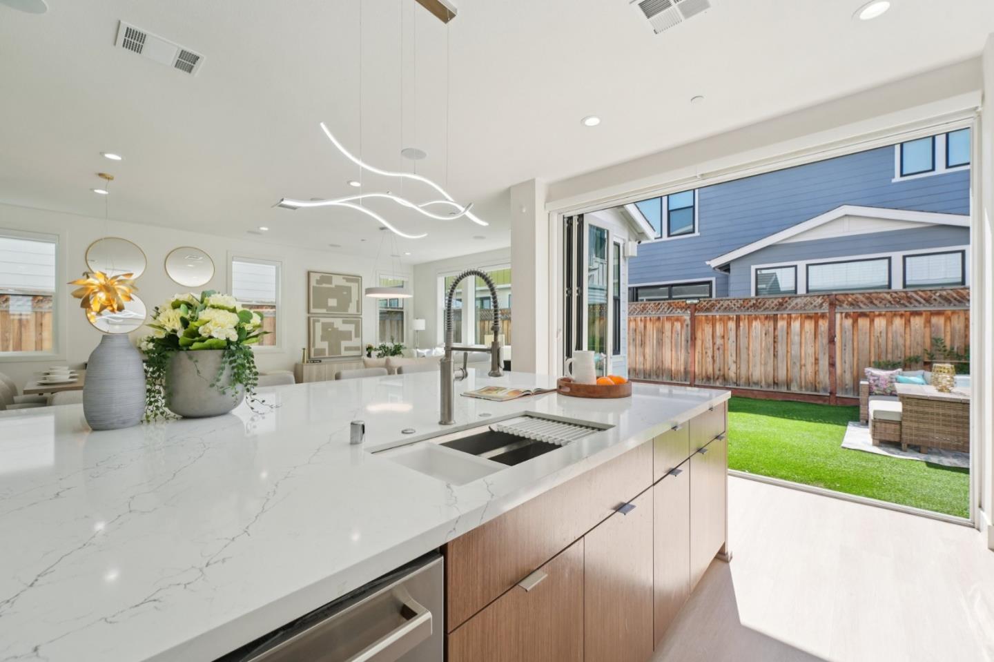 Detail Gallery Image 18 of 84 For 709 Vinemaple Ter, Sunnyvale,  CA 94086 - 4 Beds | 4/1 Baths