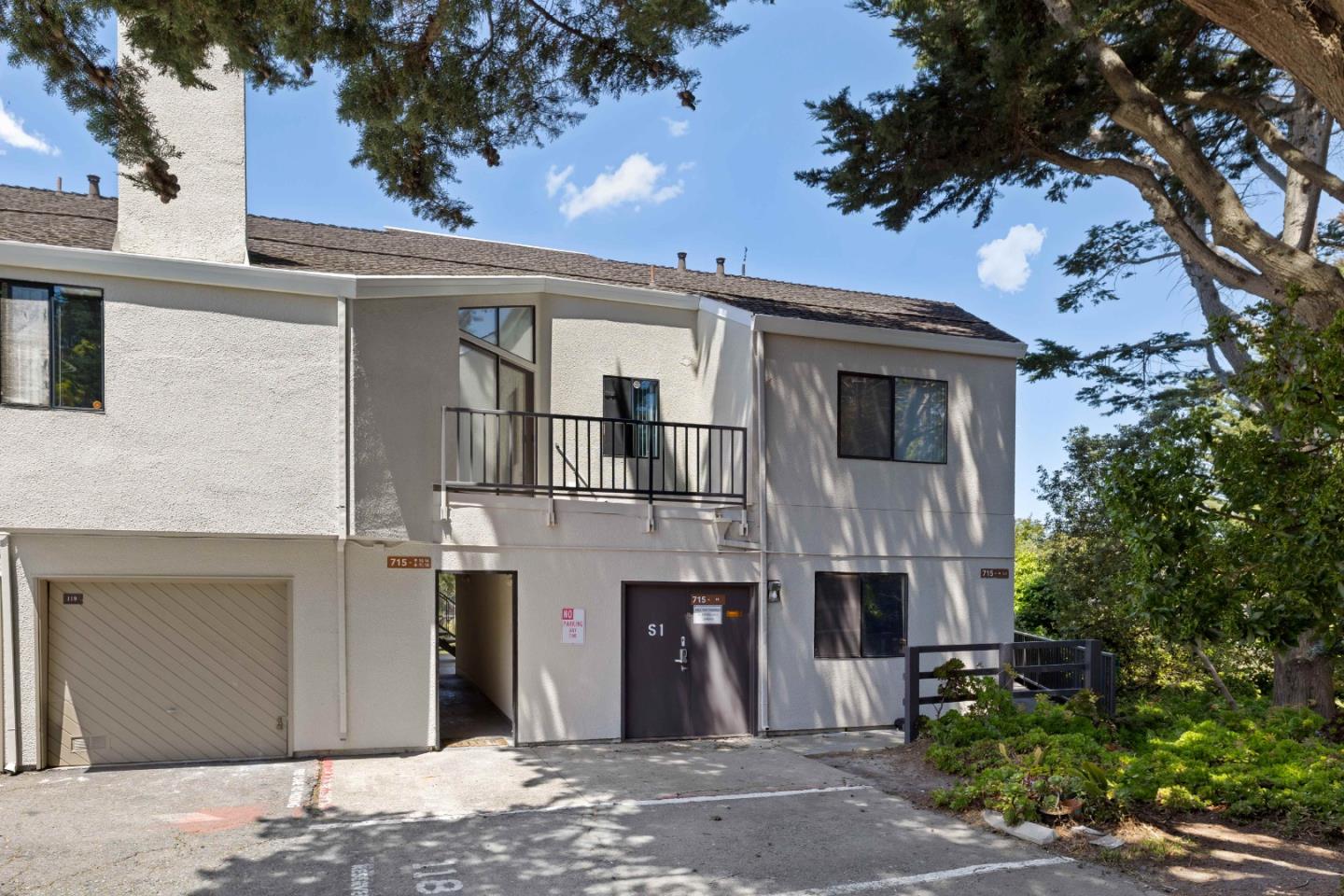 Detail Gallery Image 1 of 30 For 1 Appian Way #715-11,  South San Francisco,  CA 94080 - 1 Beds | 1 Baths