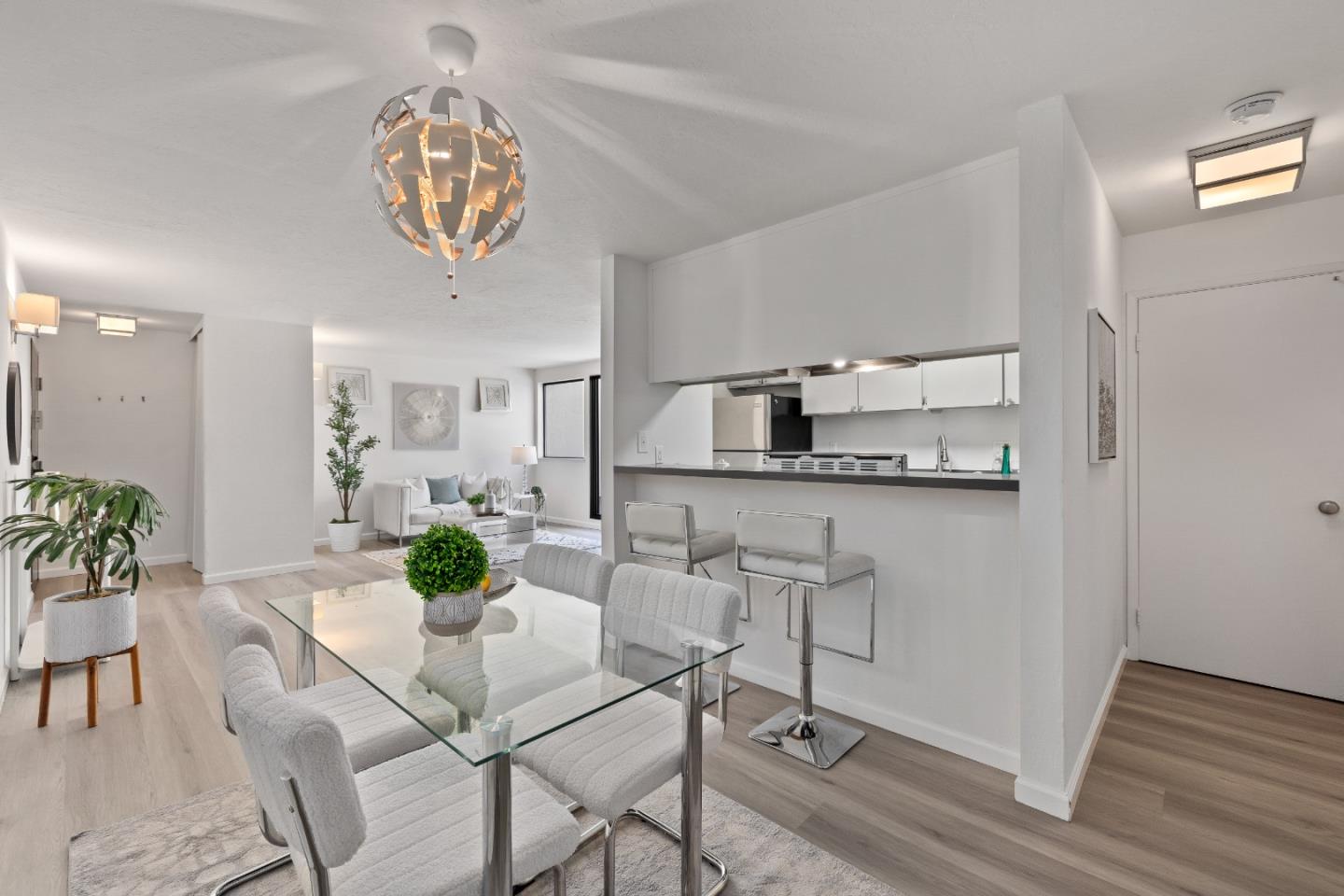 Detail Gallery Image 6 of 30 For 1 Appian Way #715-11,  South San Francisco,  CA 94080 - 1 Beds | 1 Baths