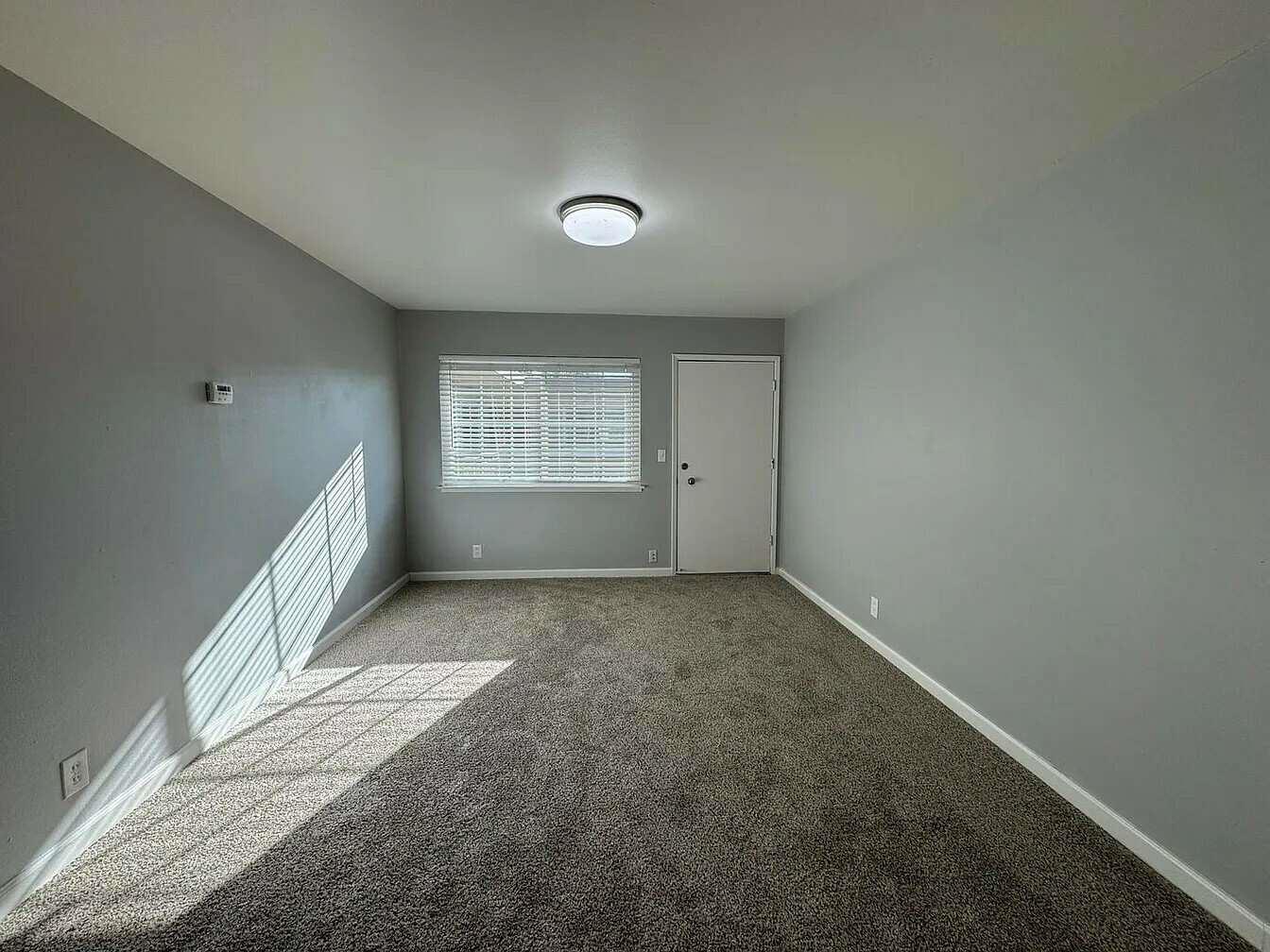 Detail Gallery Image 9 of 14 For 2970 Magliocco Dr, San Jose,  CA 95128 - – Beds | – Baths