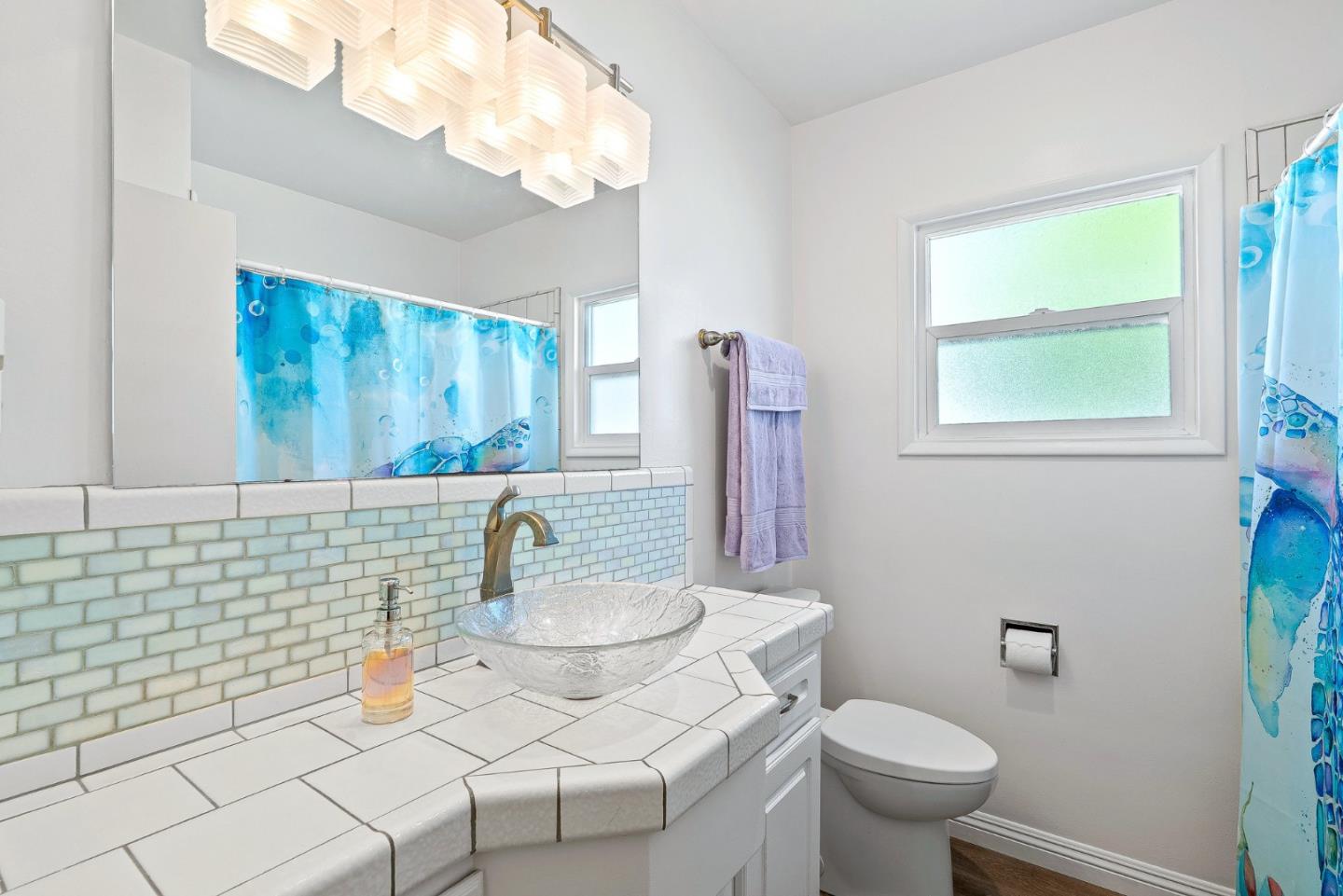 Detail Gallery Image 14 of 28 For 1051 Harding St, Salinas,  CA 93906 - 3 Beds | 2 Baths