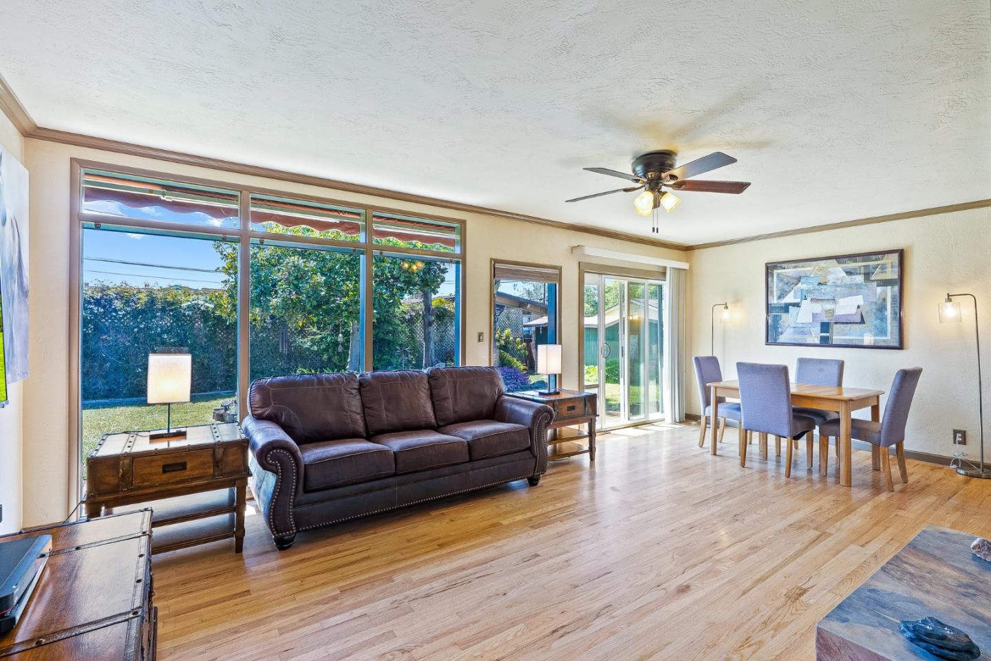 Detail Gallery Image 5 of 28 For 1051 Harding St, Salinas,  CA 93906 - 3 Beds | 2 Baths